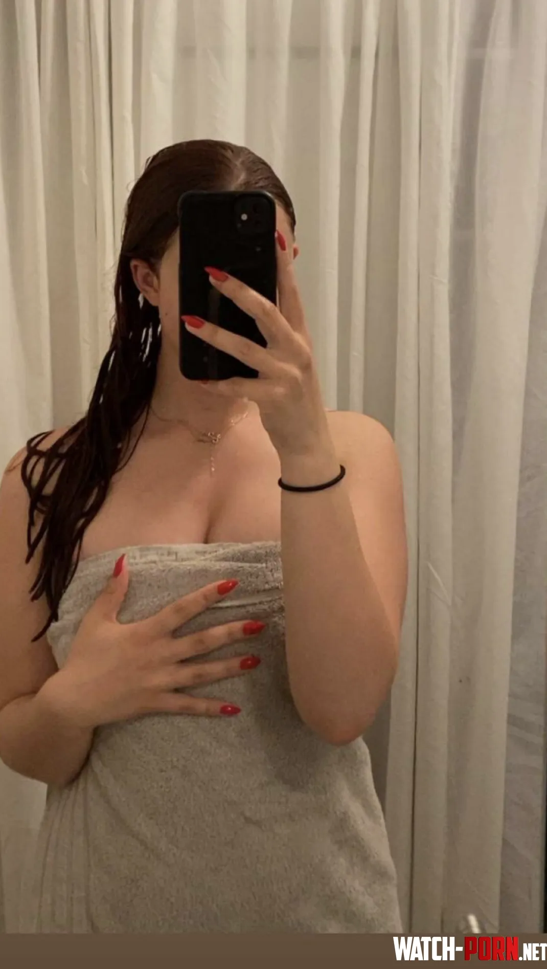 kan jag visa samma bild utan handduk?? by Alarming-Girl-69