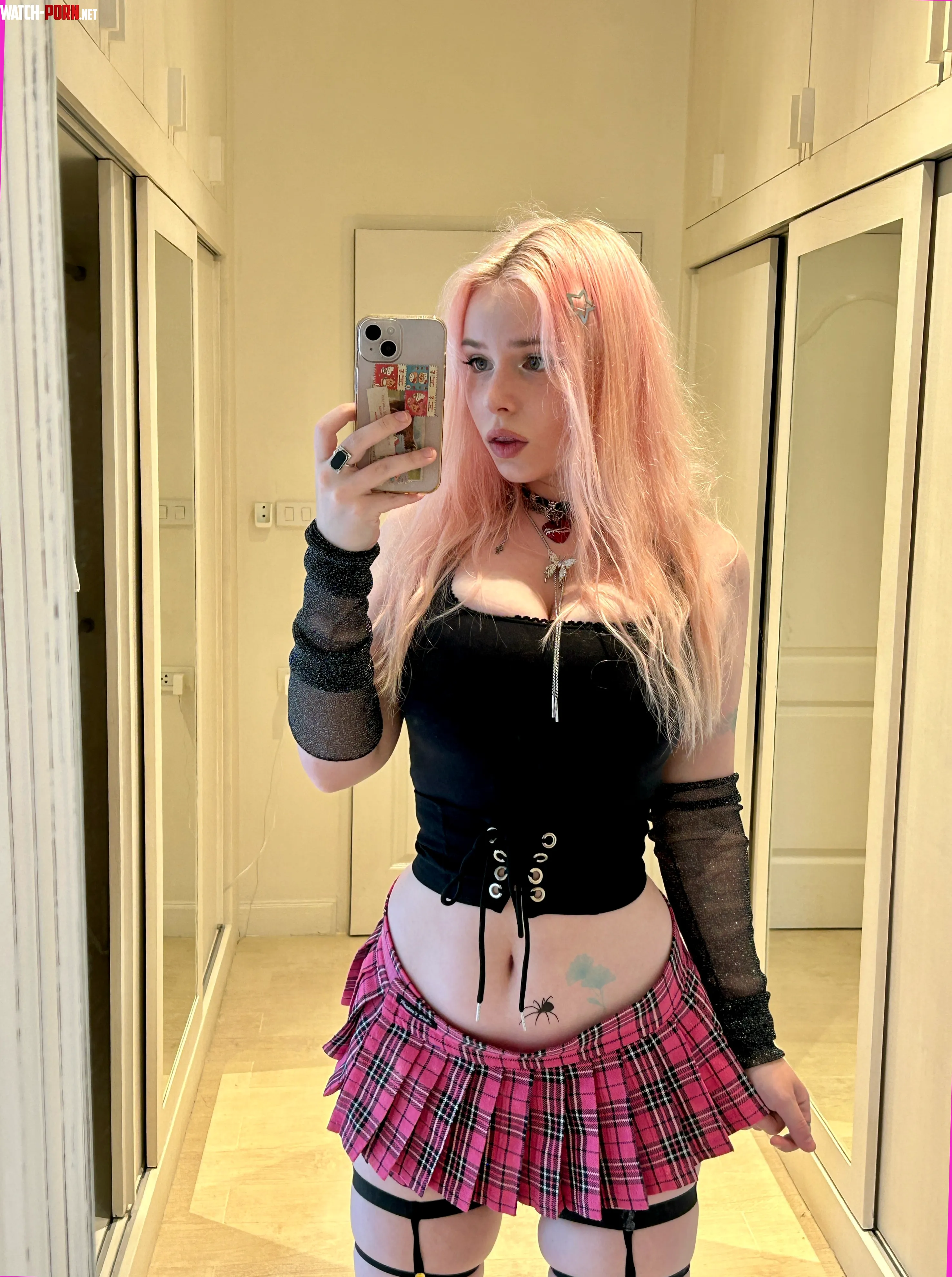 it makes me feel beautiful and confident by EtherealHawthorn