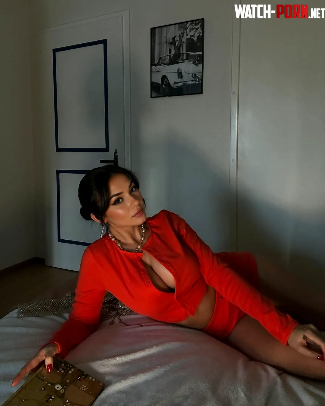 Do I fit the idea of irresistible? by SinfulObey