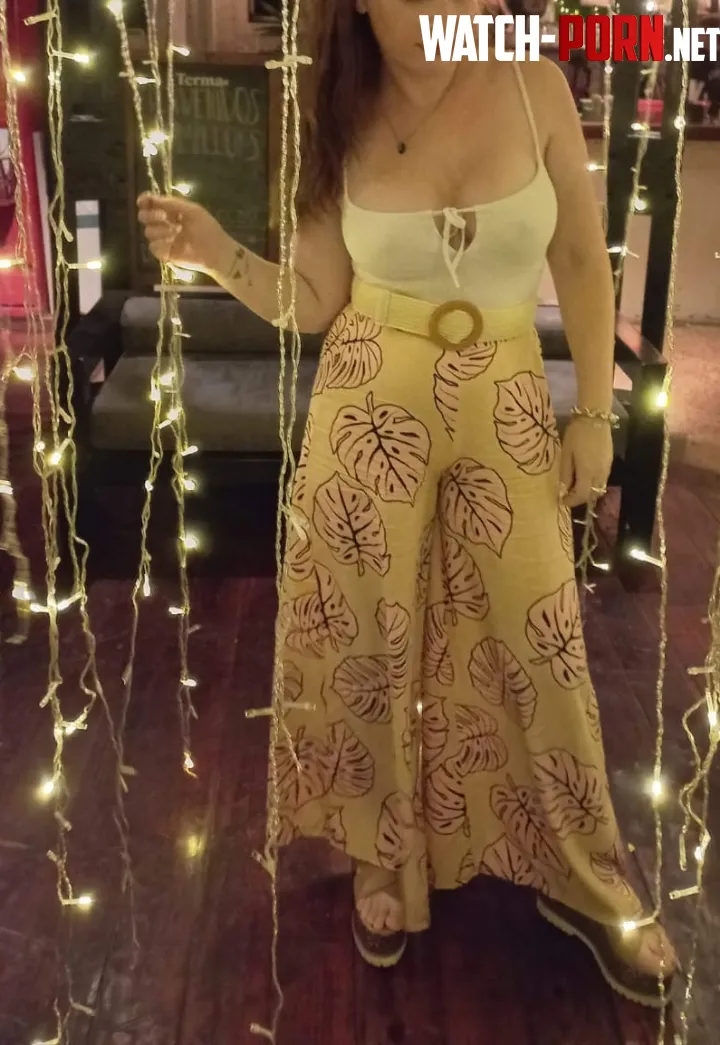 Going out to eat at a restaurant without a bra is very comfortable. by onlymarye_foryou