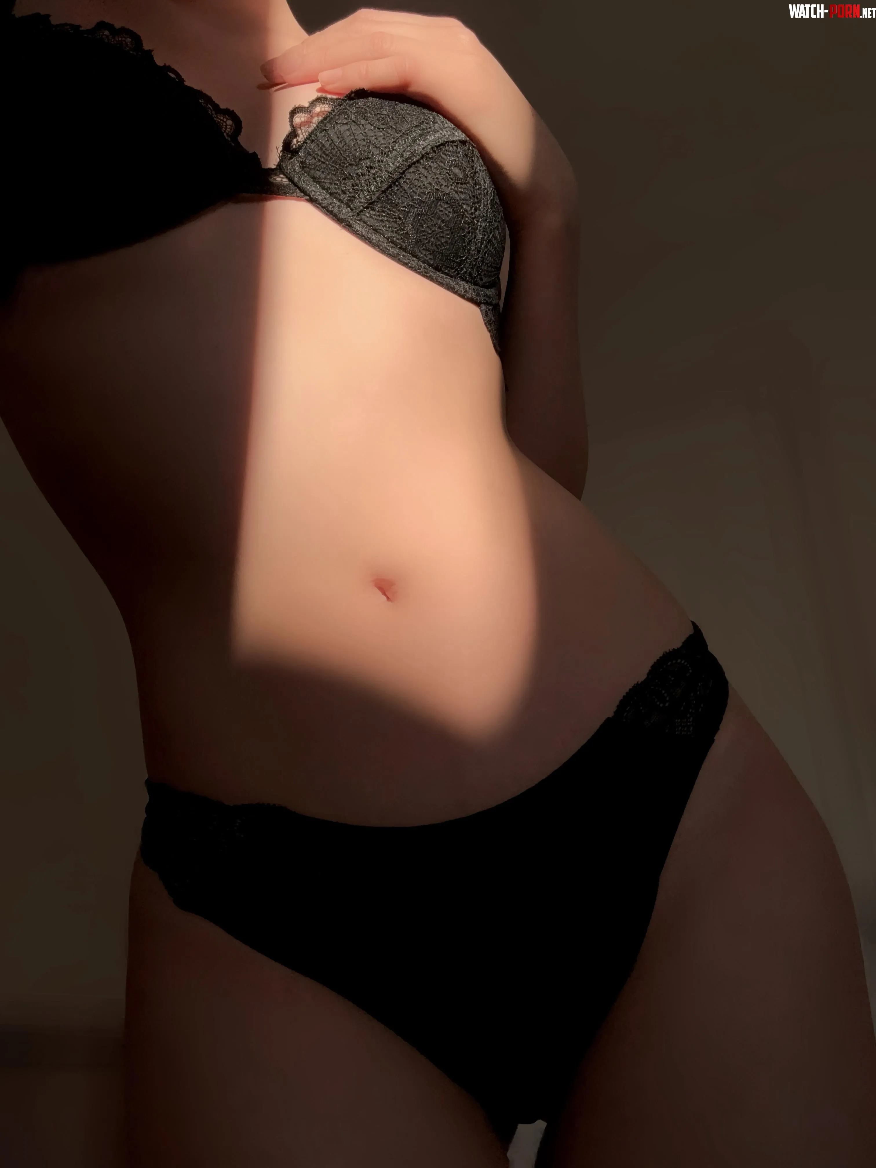 Sun-kissed by typinginthe-dark