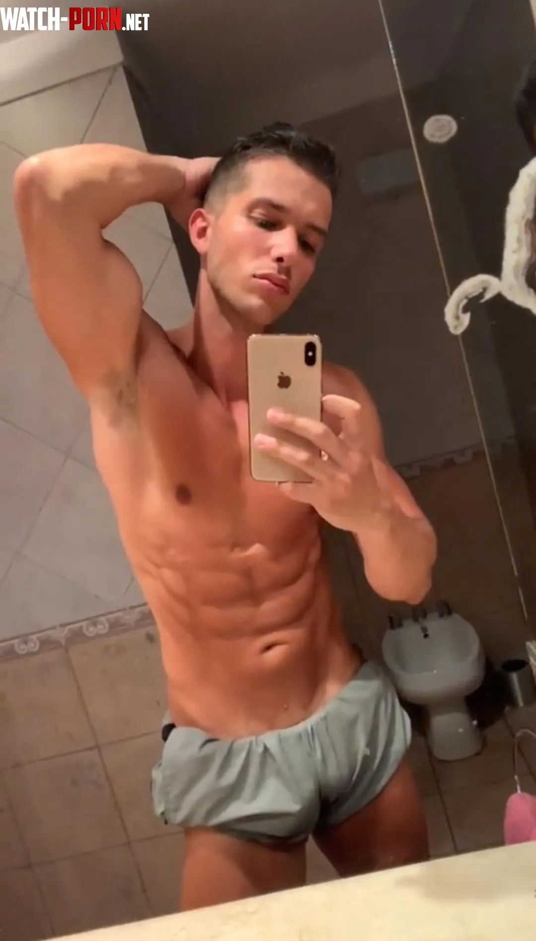 Feel free to massage me by John_johnsun