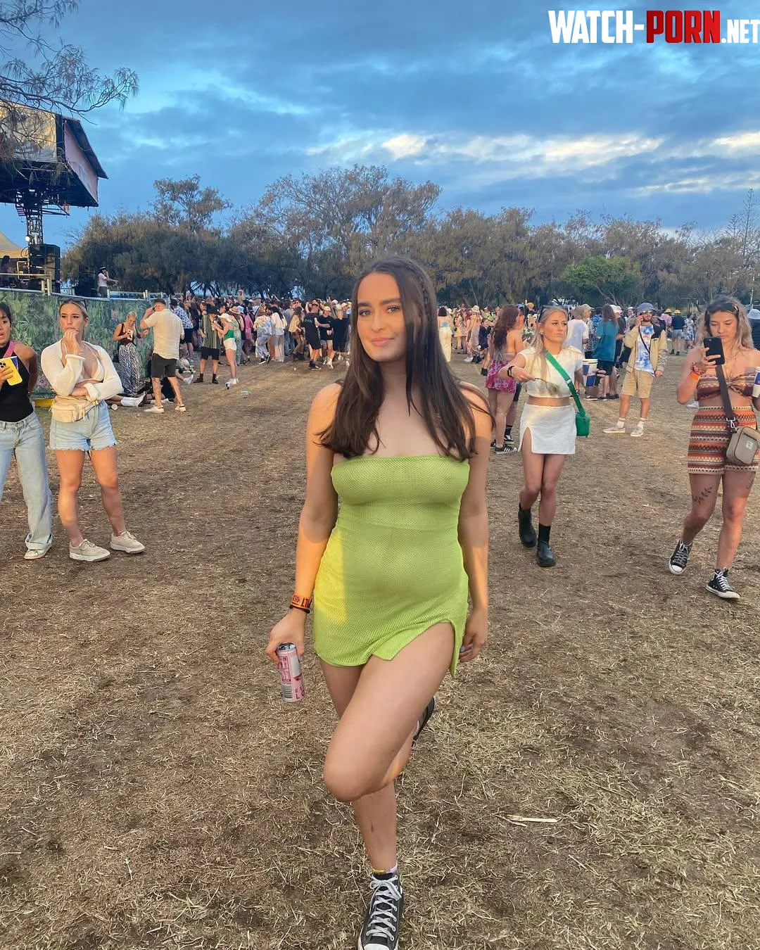 Putting on a show of her own by chicken53n