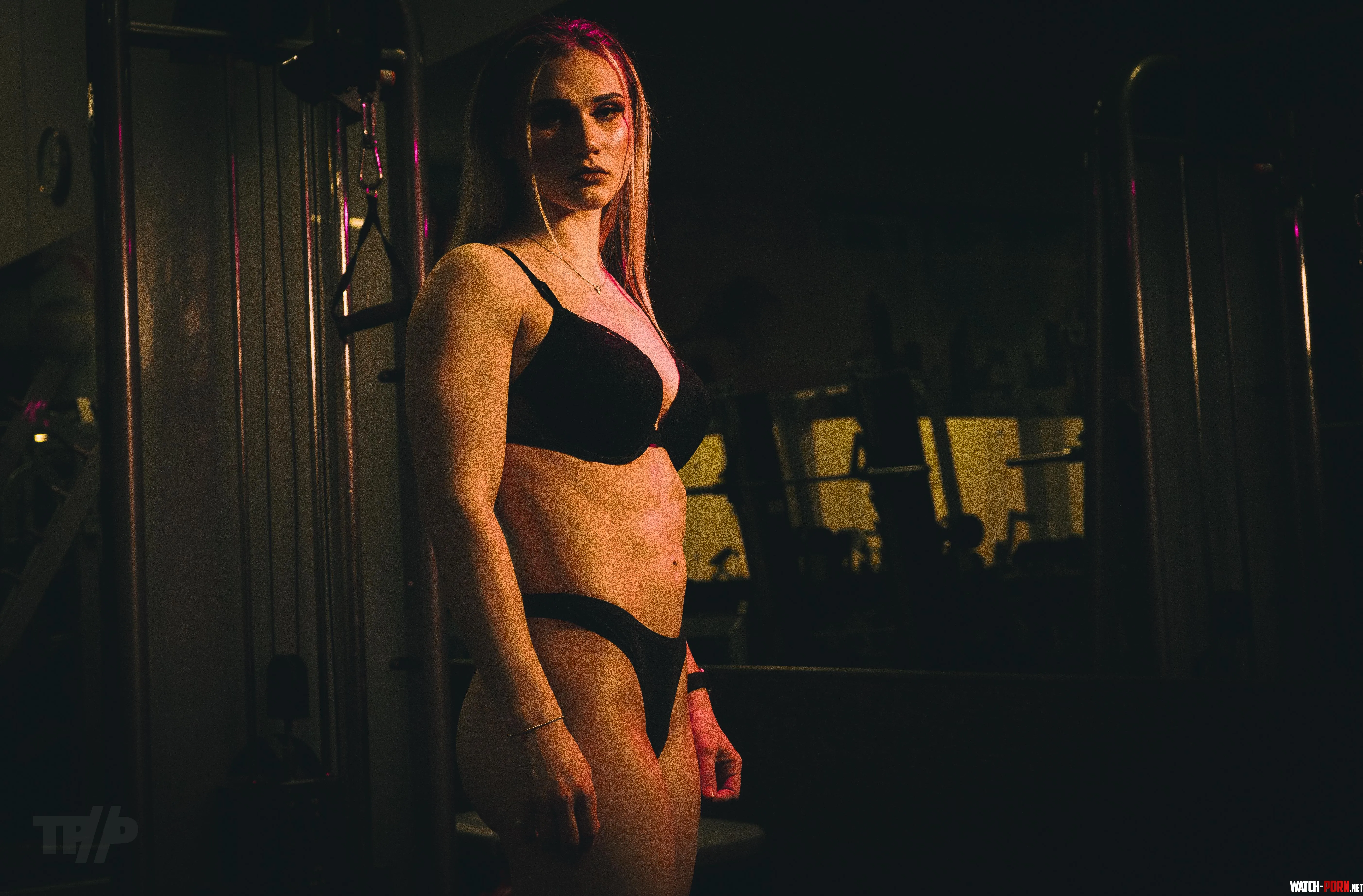 moody muscle by ASKING4EYES