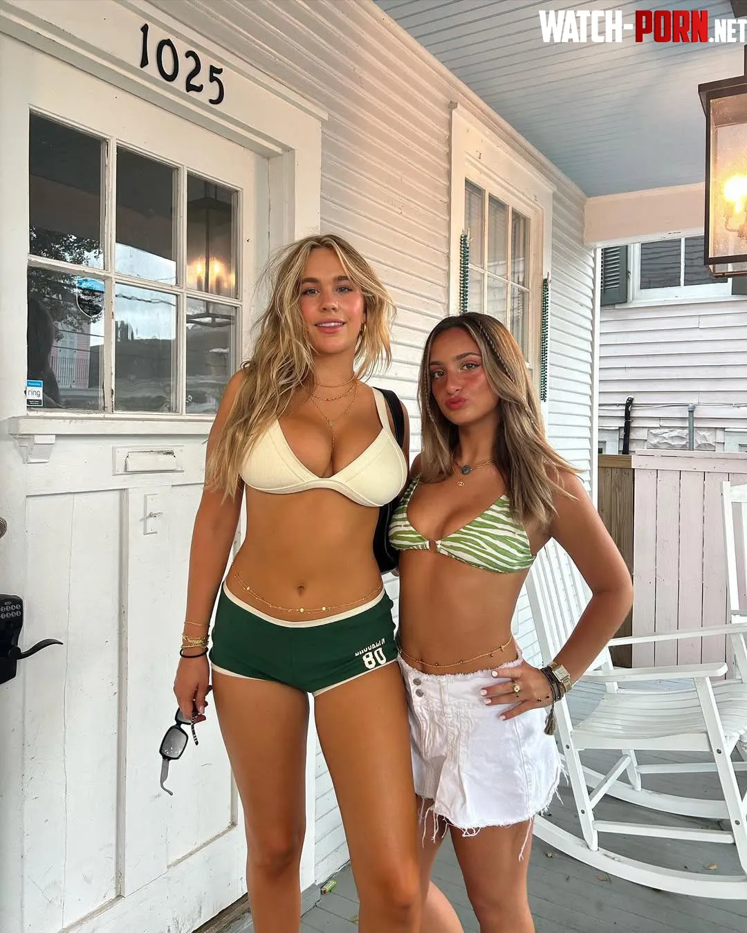 Busty blondie by tanlinehunter