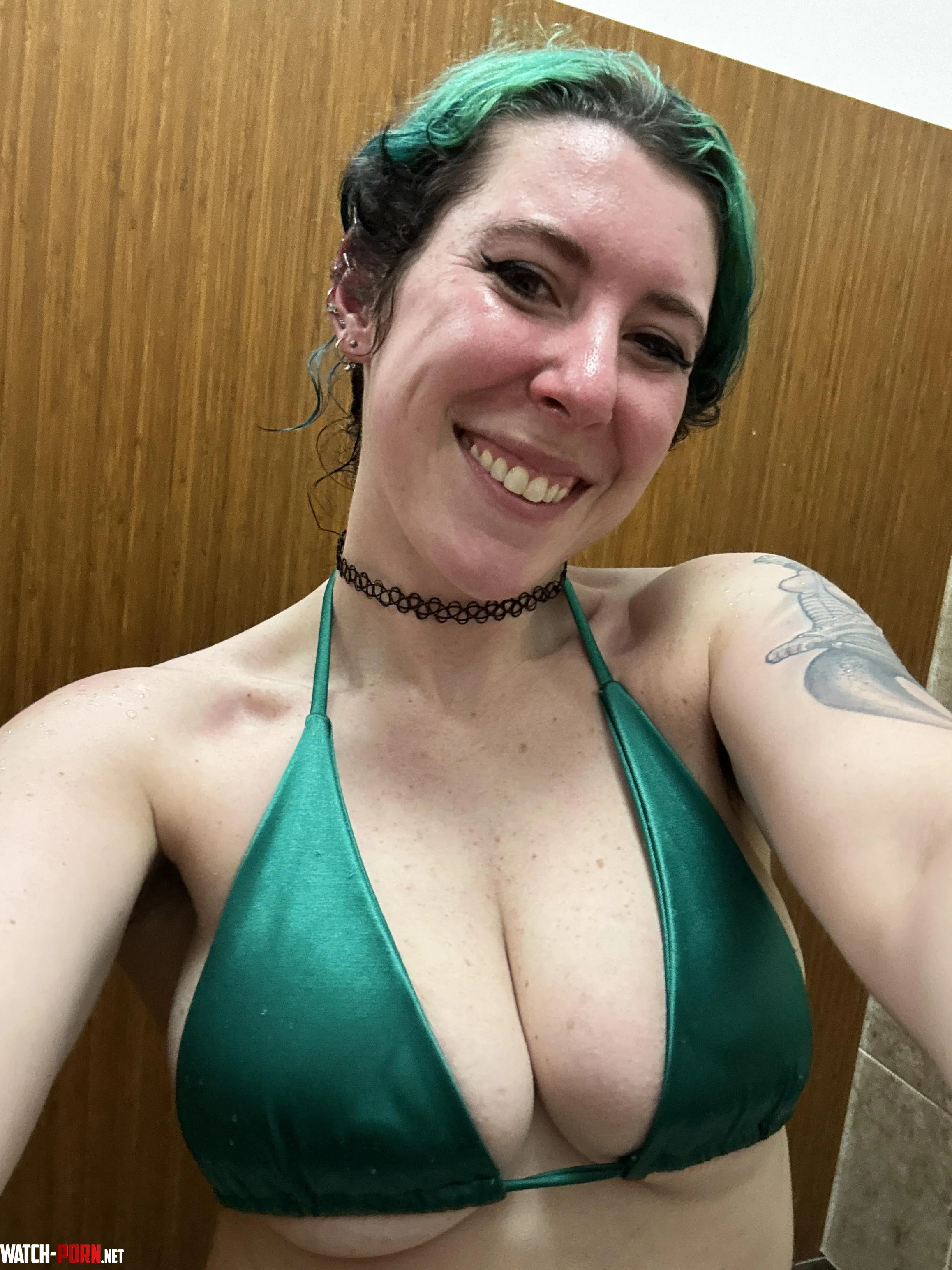 All green by sirenskiss3