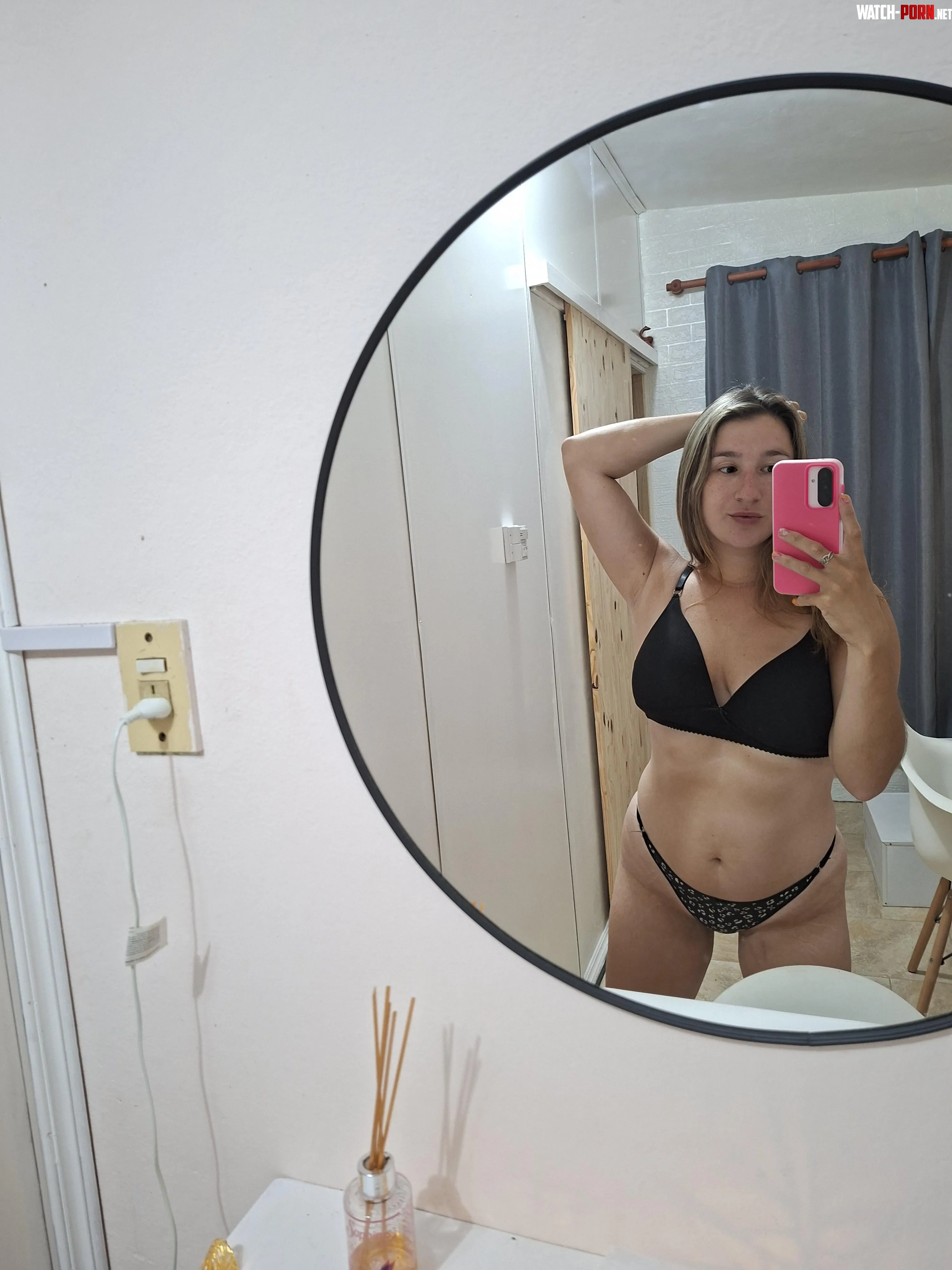 Tell me if you like what you see in the mirror by aldanavv