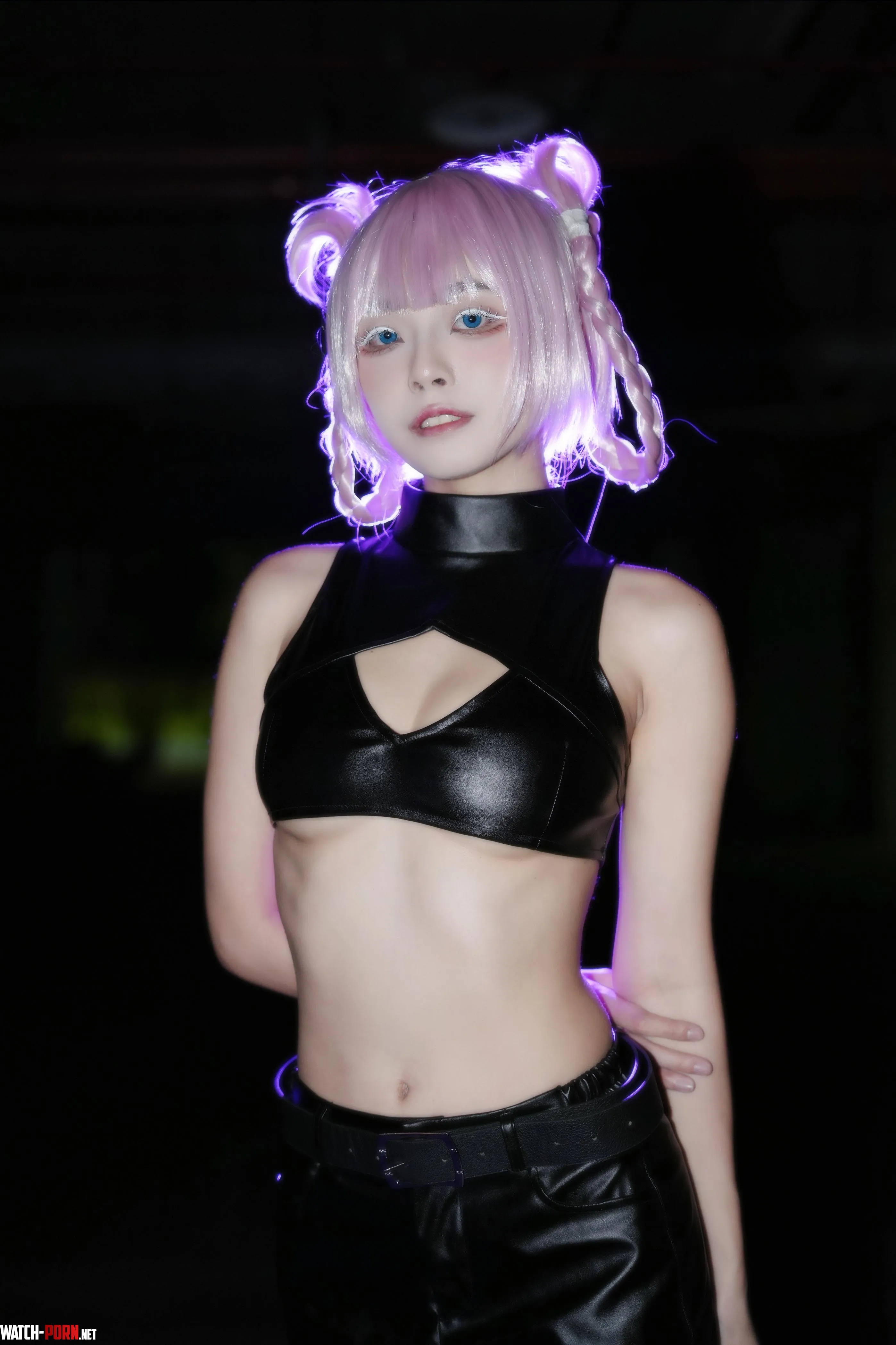 Does my outfit excite you? by Altruistic_babe