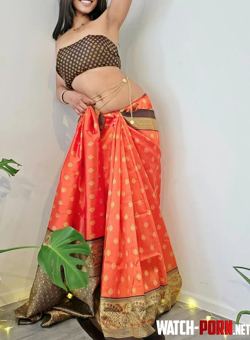 musky indian armpits and navel [f] by TheEngineerLady