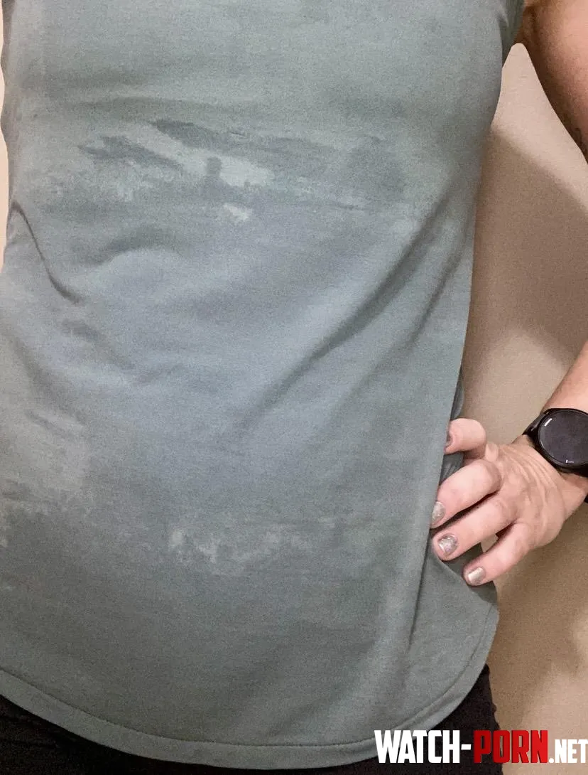 The humidity was 80% today, but I still hit my 8km goal. Drenched is an understatement 🥵 by TheAthleteVault