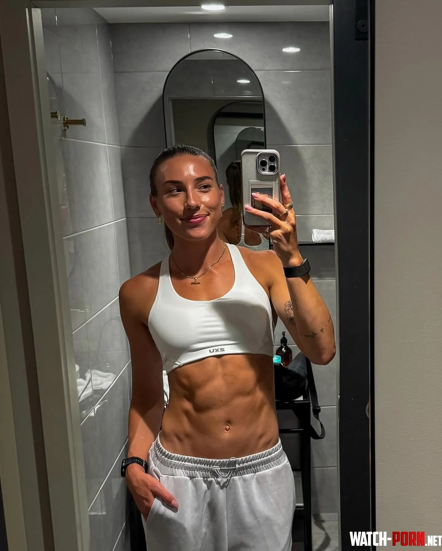 Laura McShane by DolGrenn