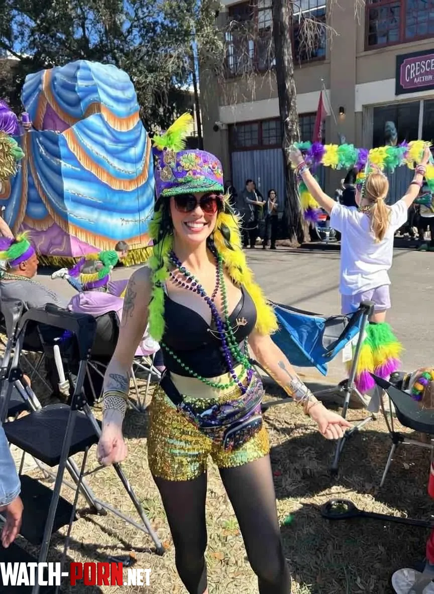 Happy Carnival y’all by rVegetable