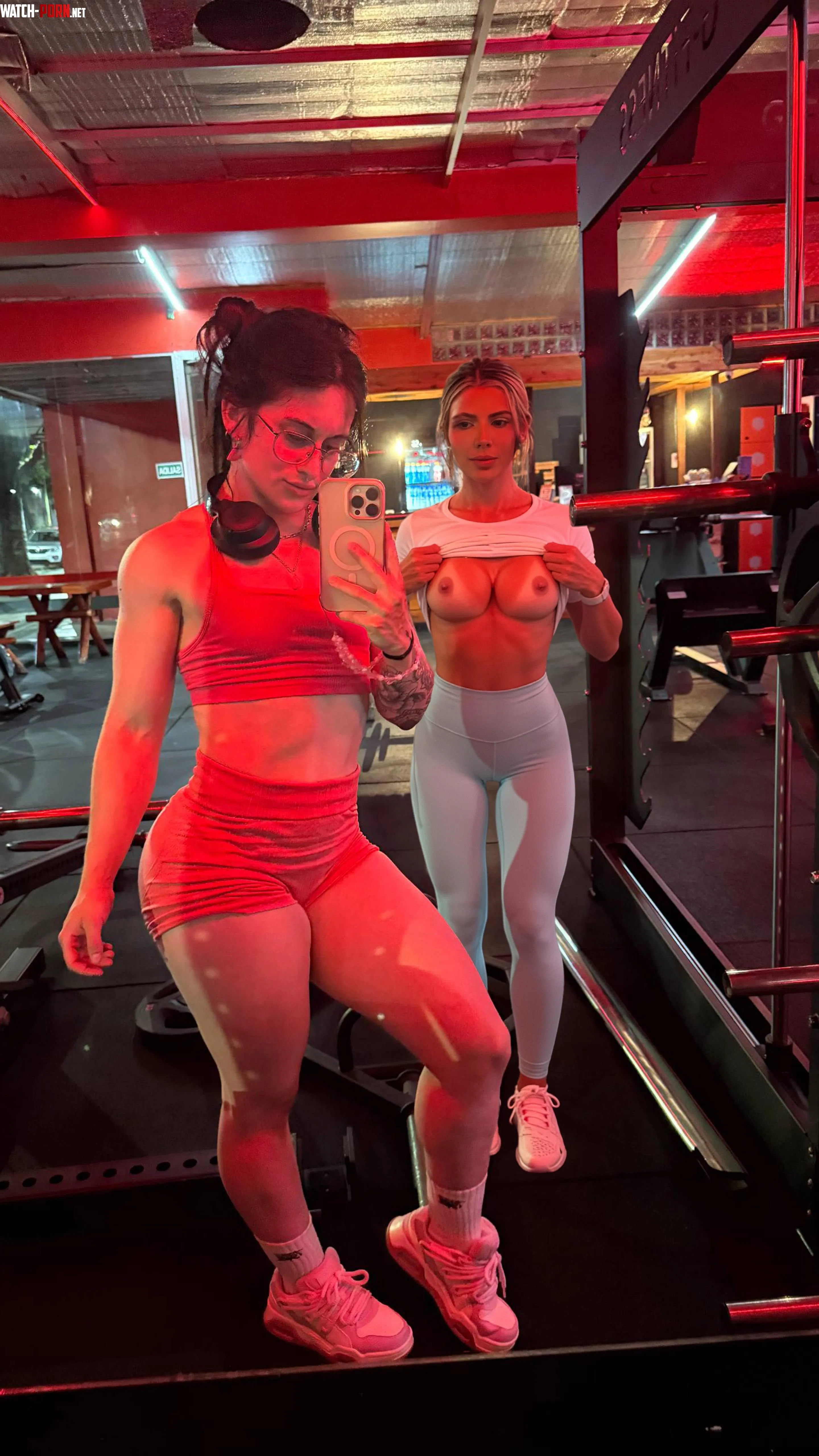 whats our sexiest feature? by chezypretty