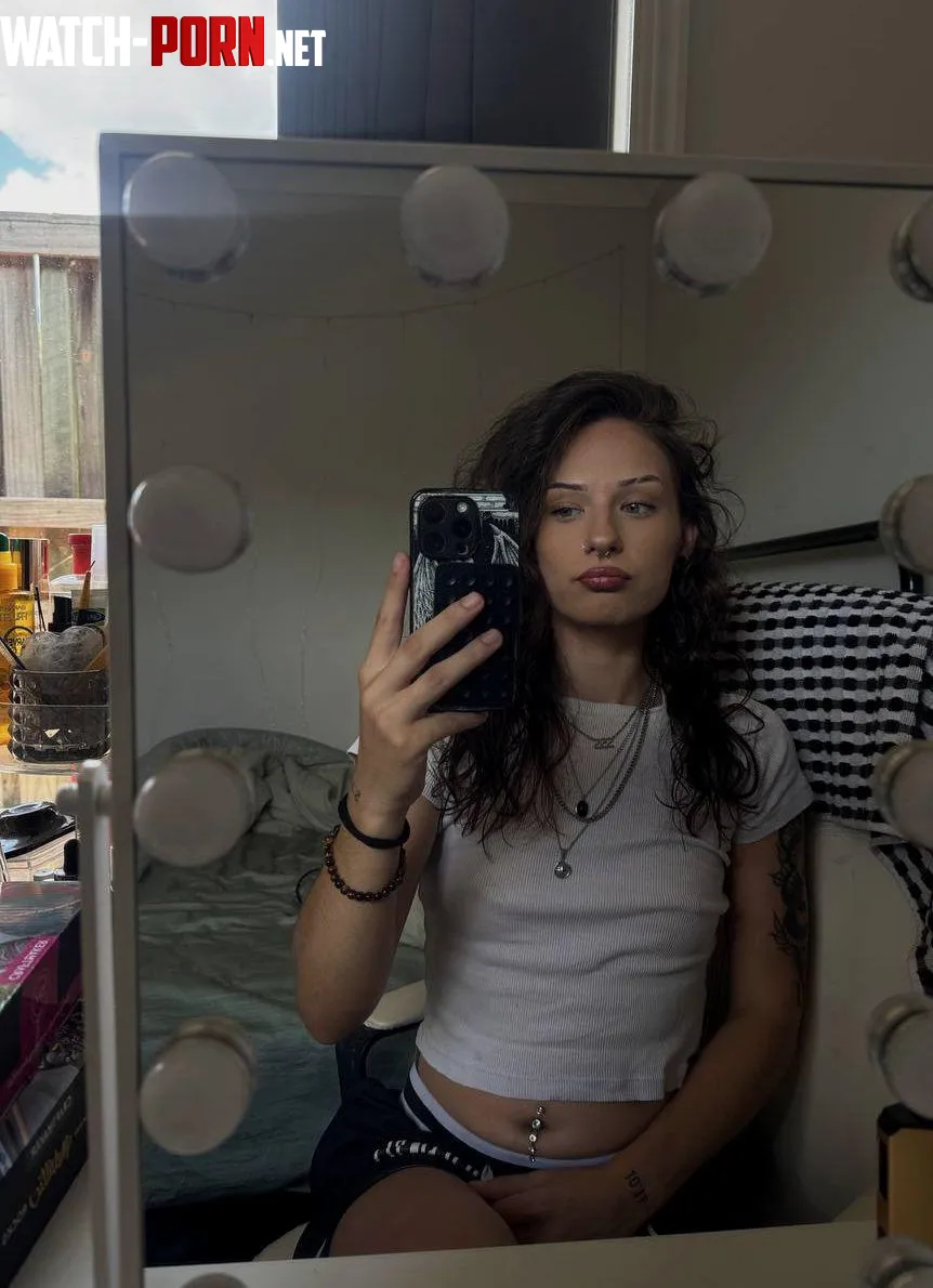 Better with or without a smile? by mochacaramela