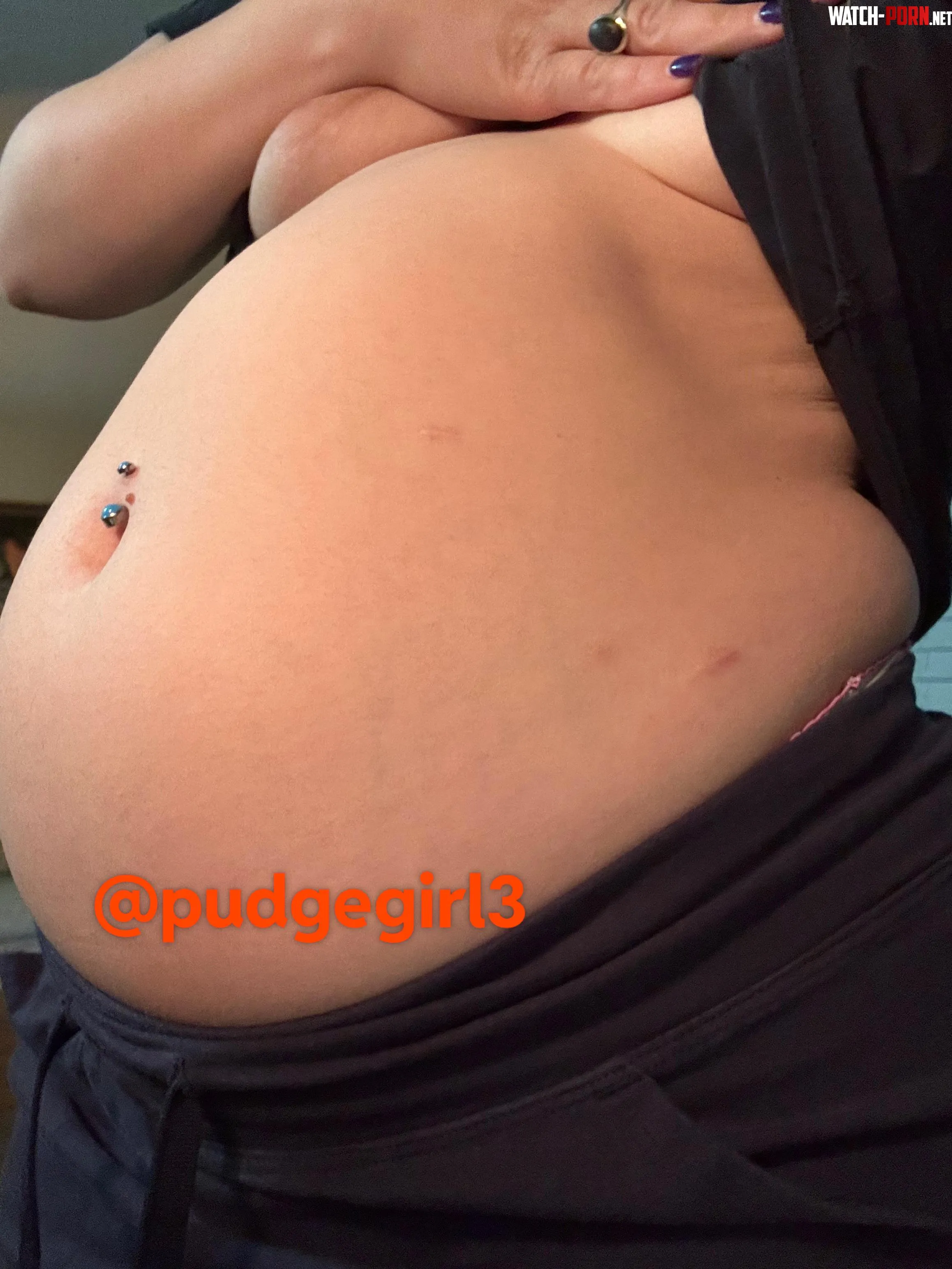 Belly so big it doesn’t fit in frame by pudgegirly3