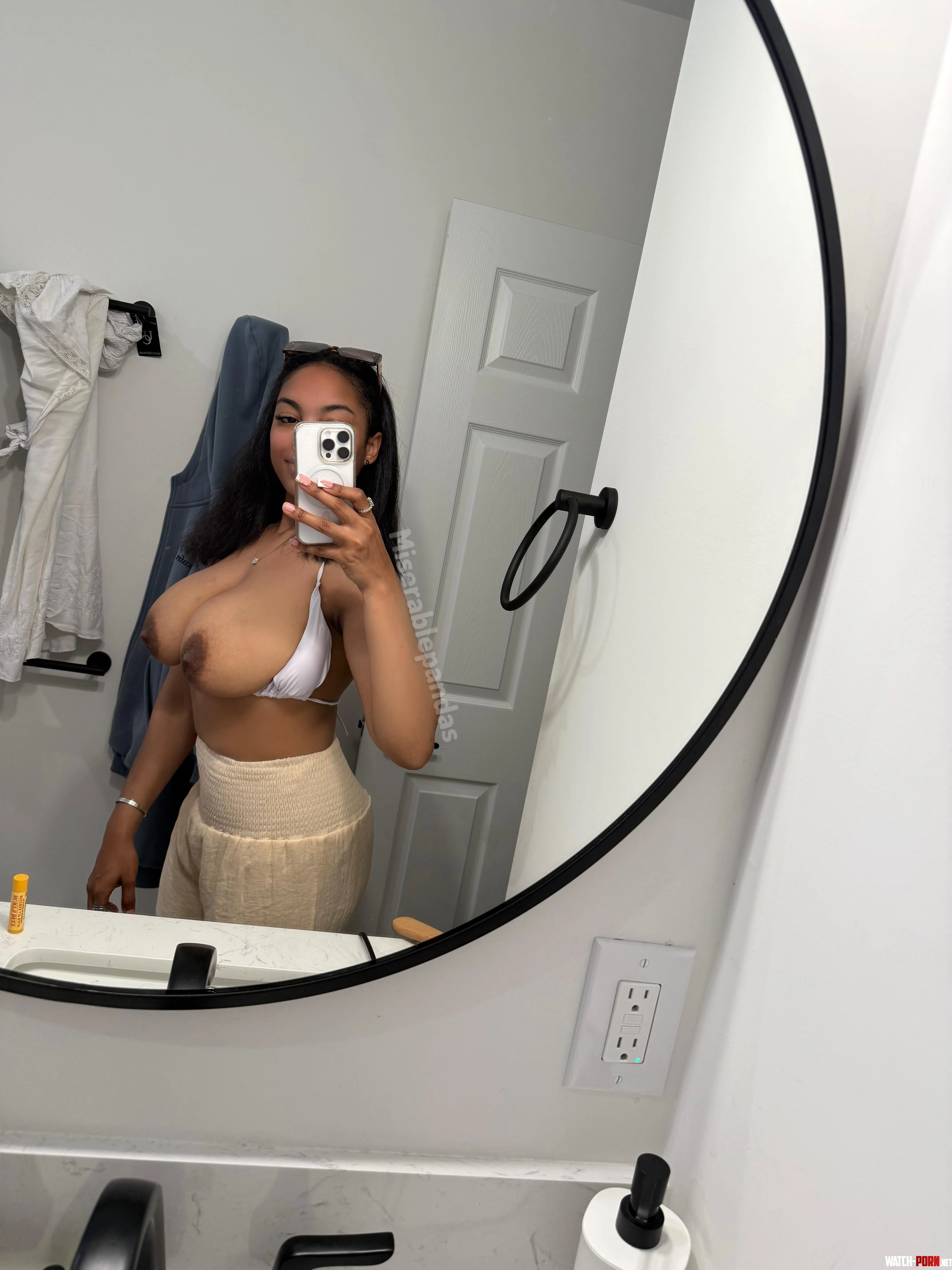 Mami mami by MiserablePandas