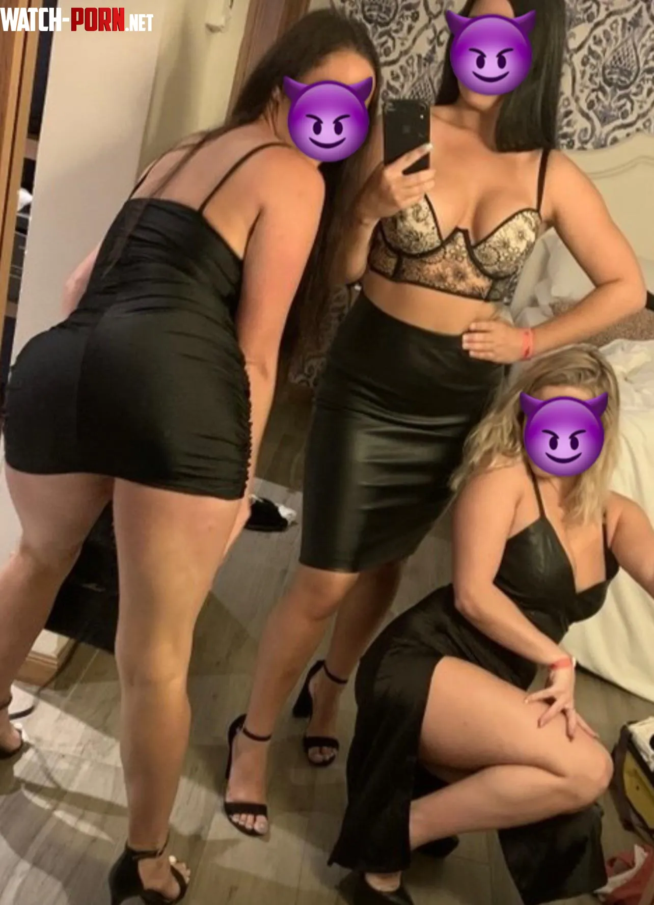 For those that have asked. Yes. She has some baddies for friends too! 🤤 by Ok_Skirt8876