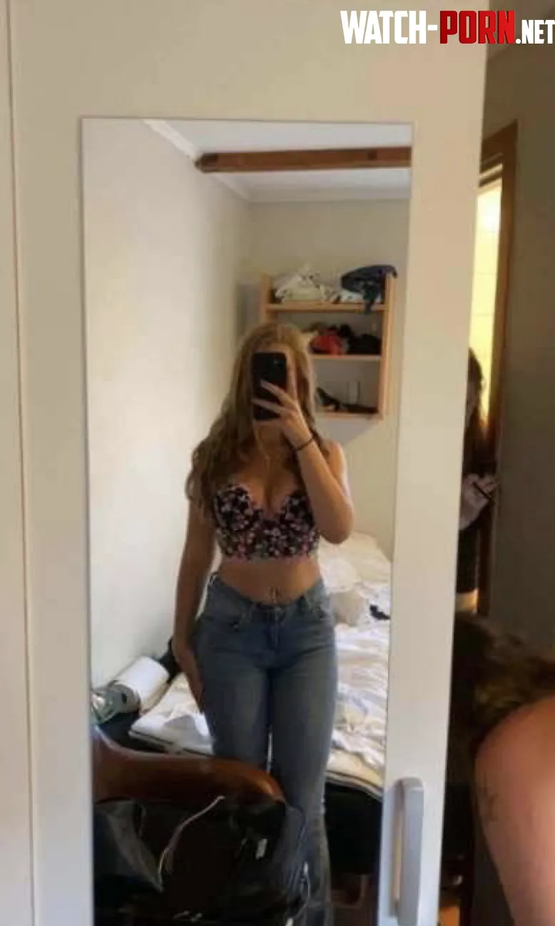 kan jag posta nudes här som 18 åring??💞 by SocksMismatched