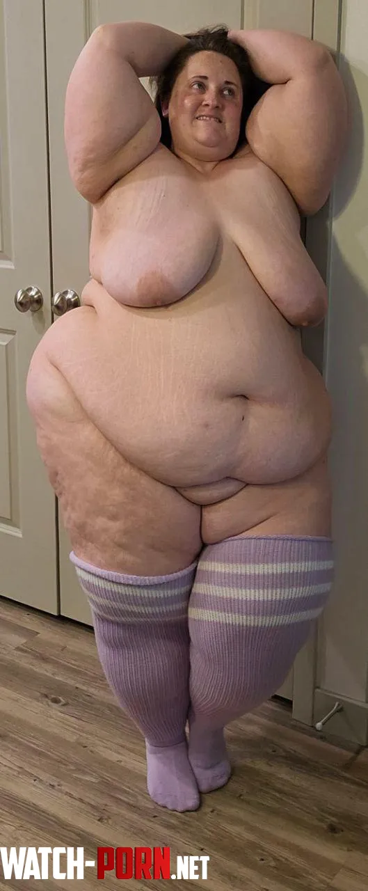 Built like a fantasy, moving like a problem by PlumCrazyRach