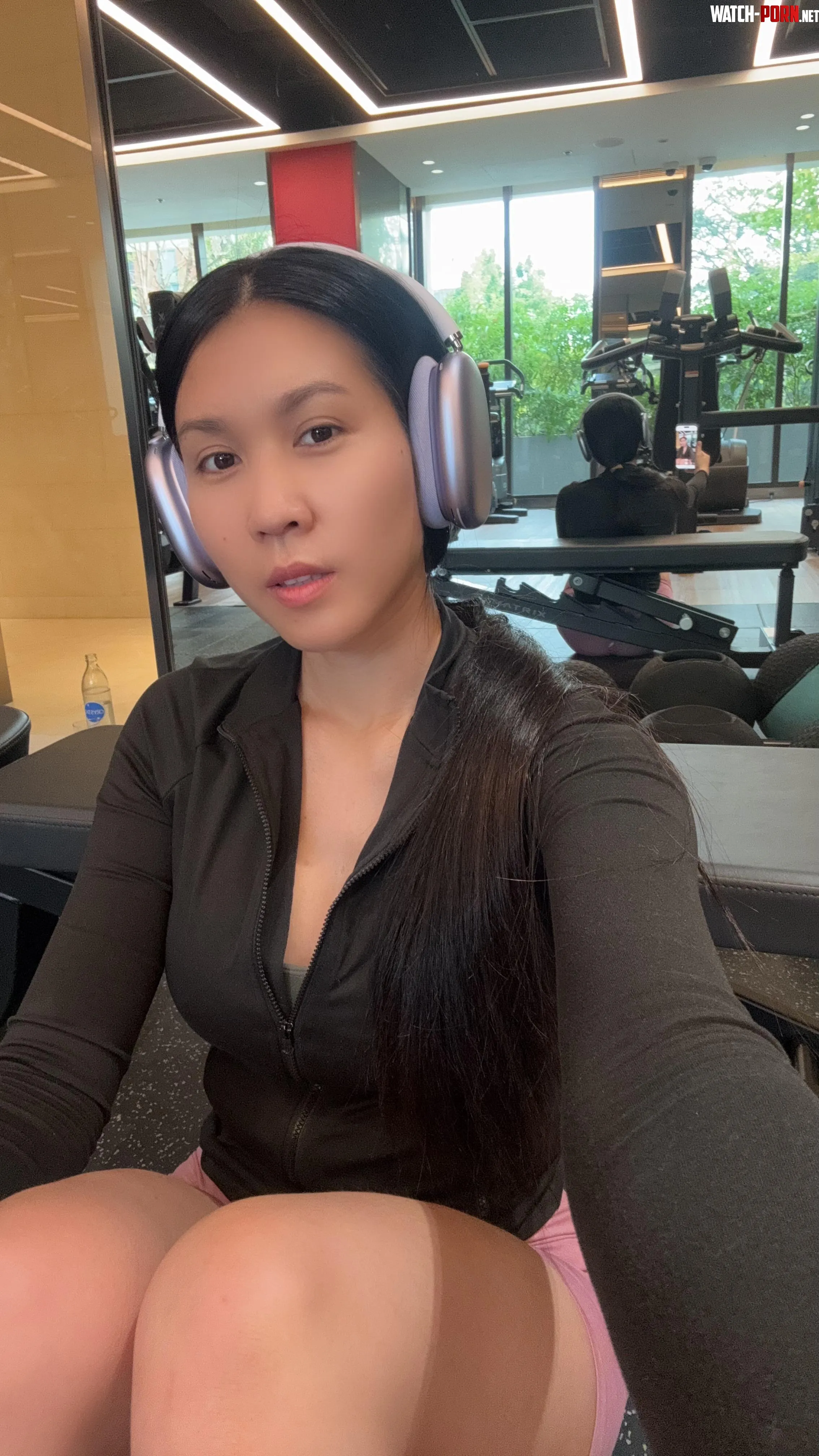 A view from behind by miss_amylyng