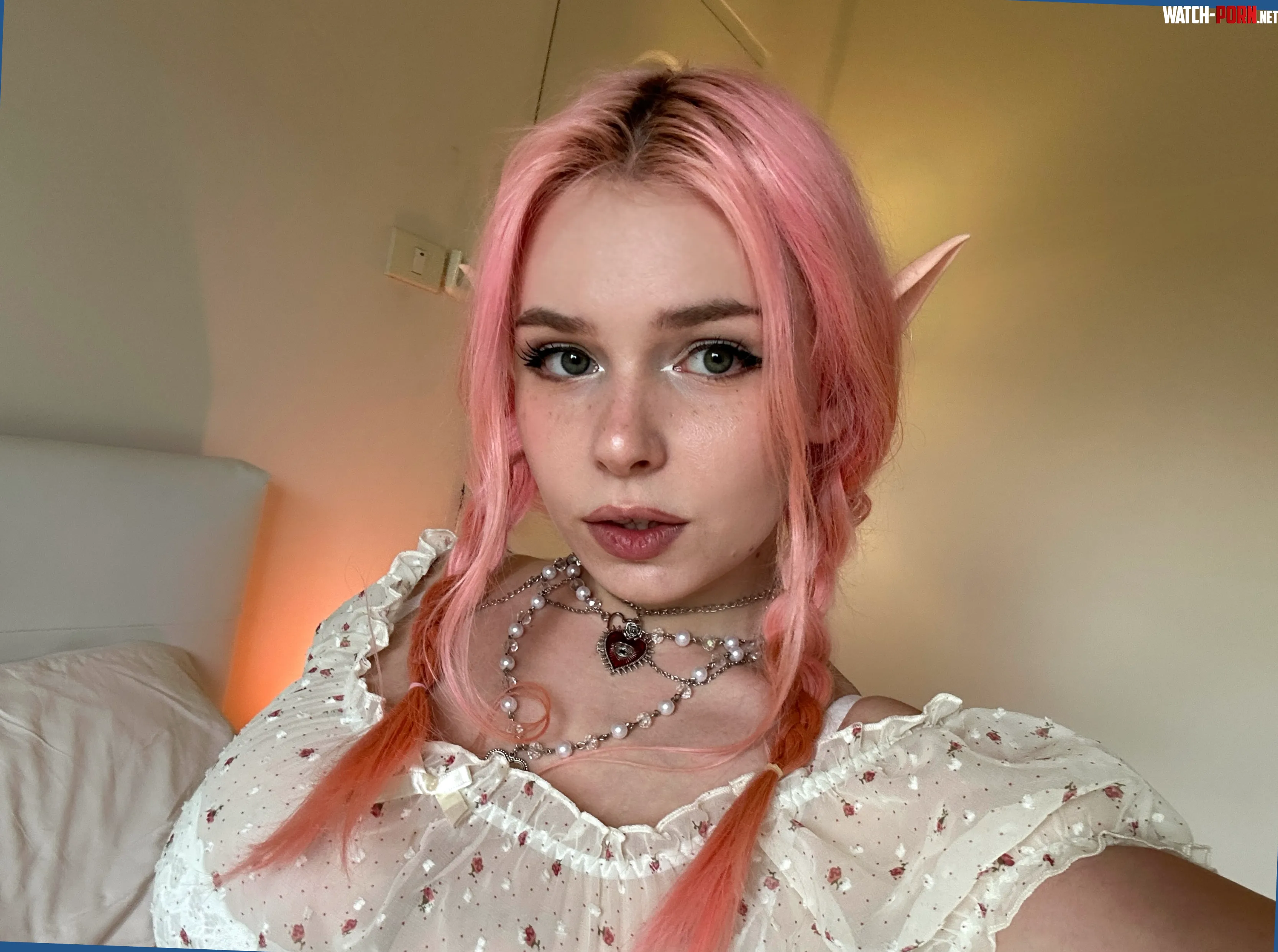 The light caught my hair nicely in this one I think by EtherealHawthorn