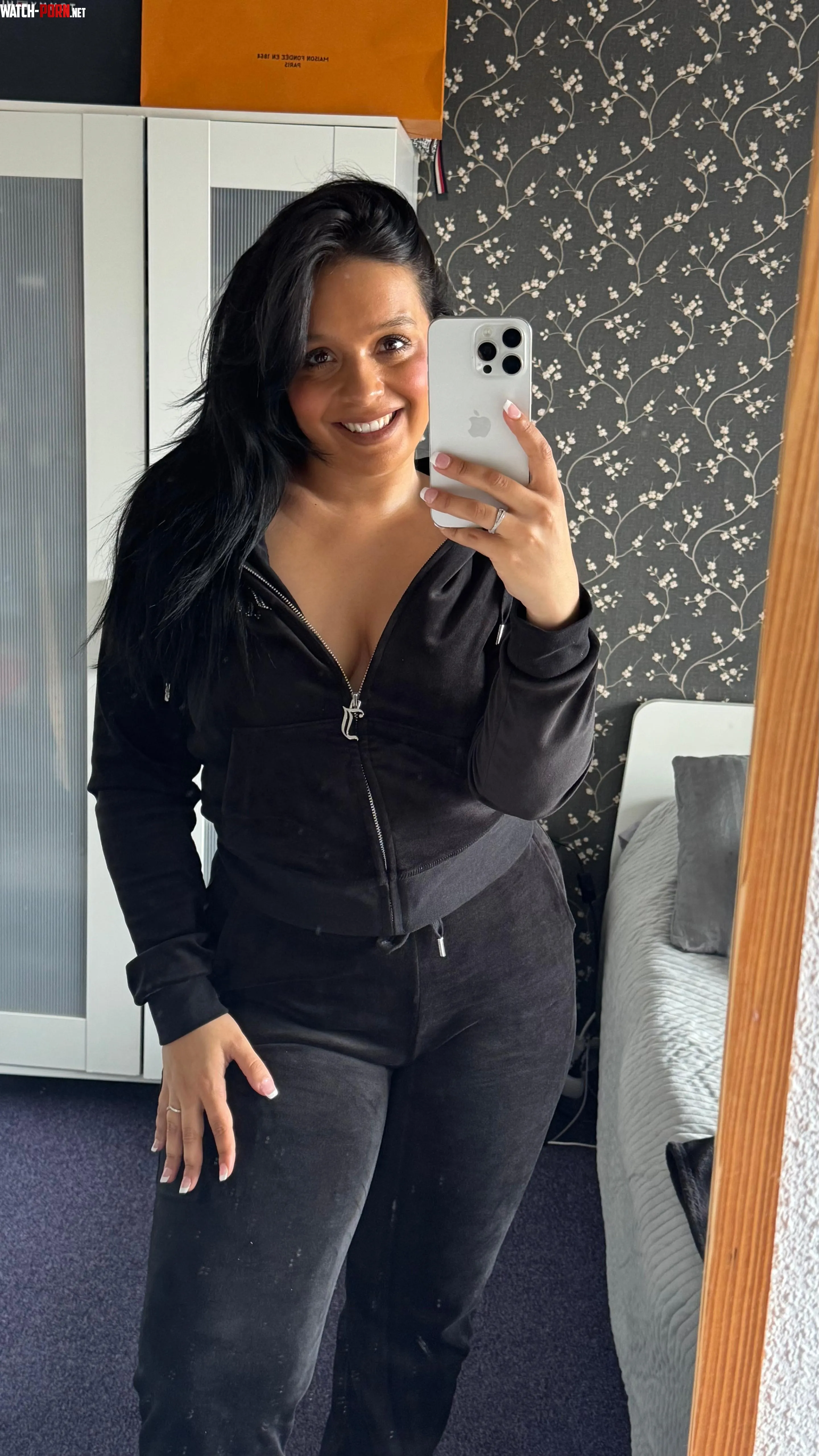 Feeling cute and sensual today, I would like to play for a while by Galadriel69_