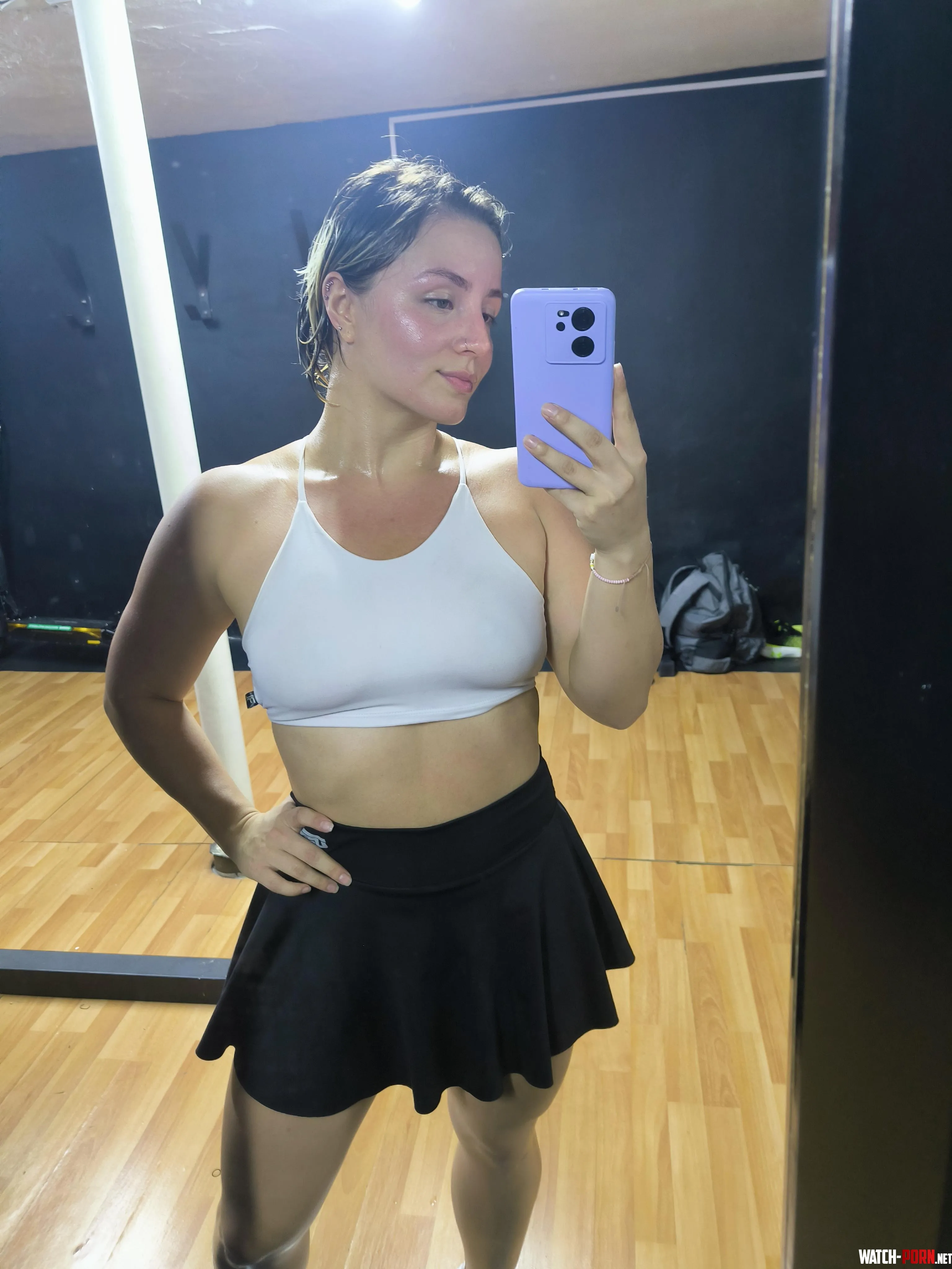 My sweat-soaked top becomes see-through by Barbiefit111