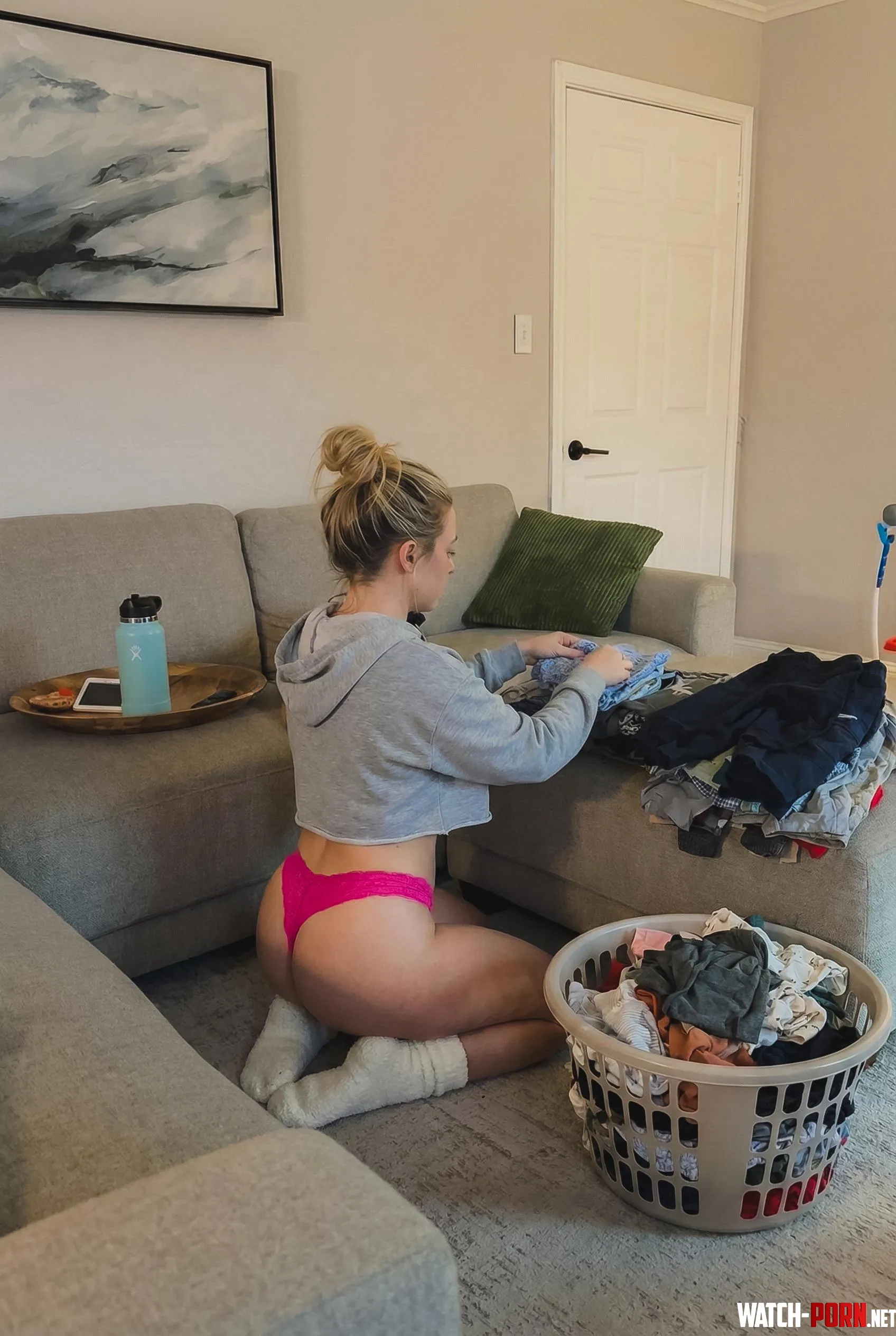 Lazy Sunday getting caught up on laundry. Still horny from Valentines Day though… by NomadTundra