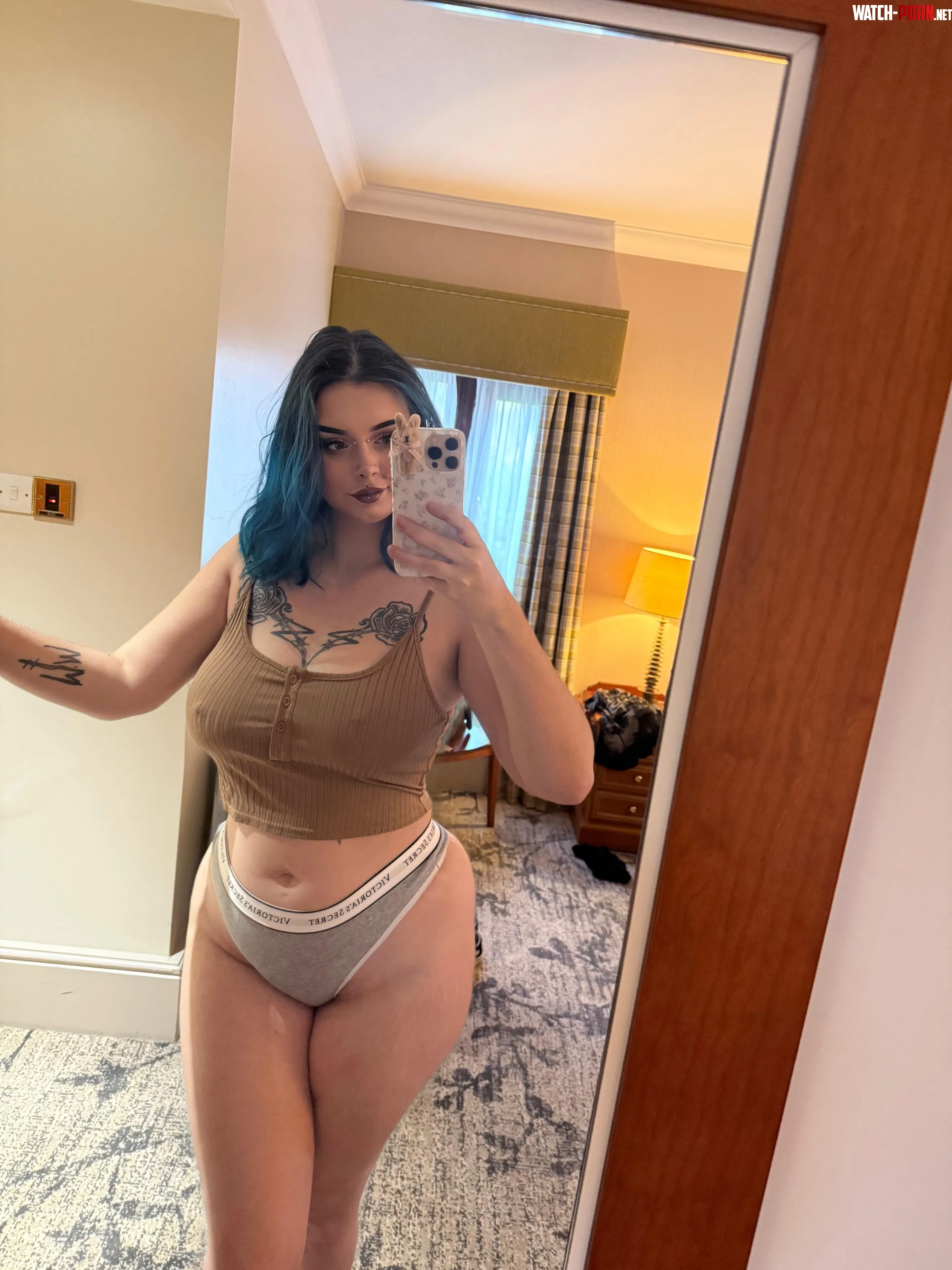 Quick mirror selfie by pastelxwh0re