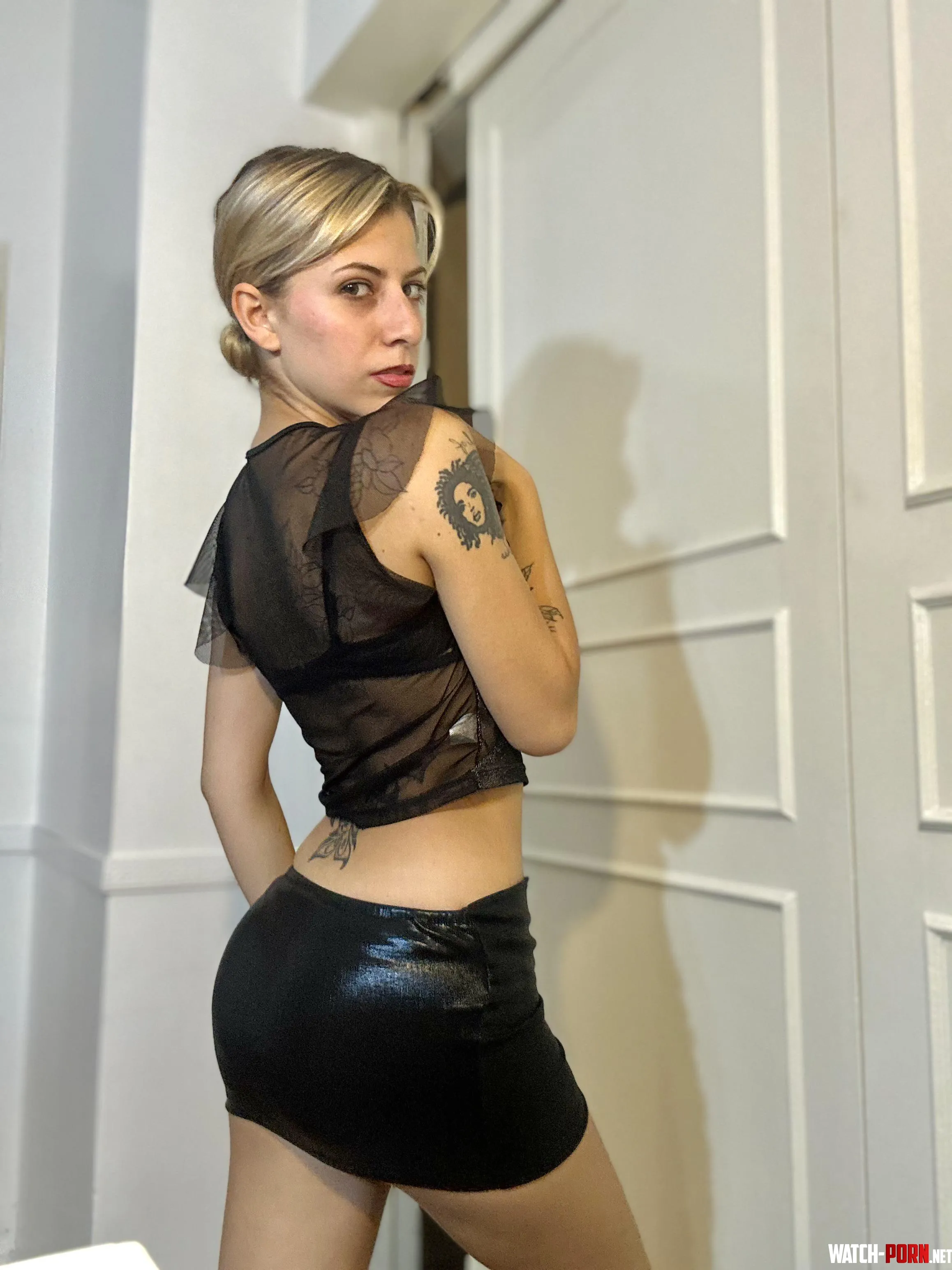 Cropped and comfyyy by fieryroe