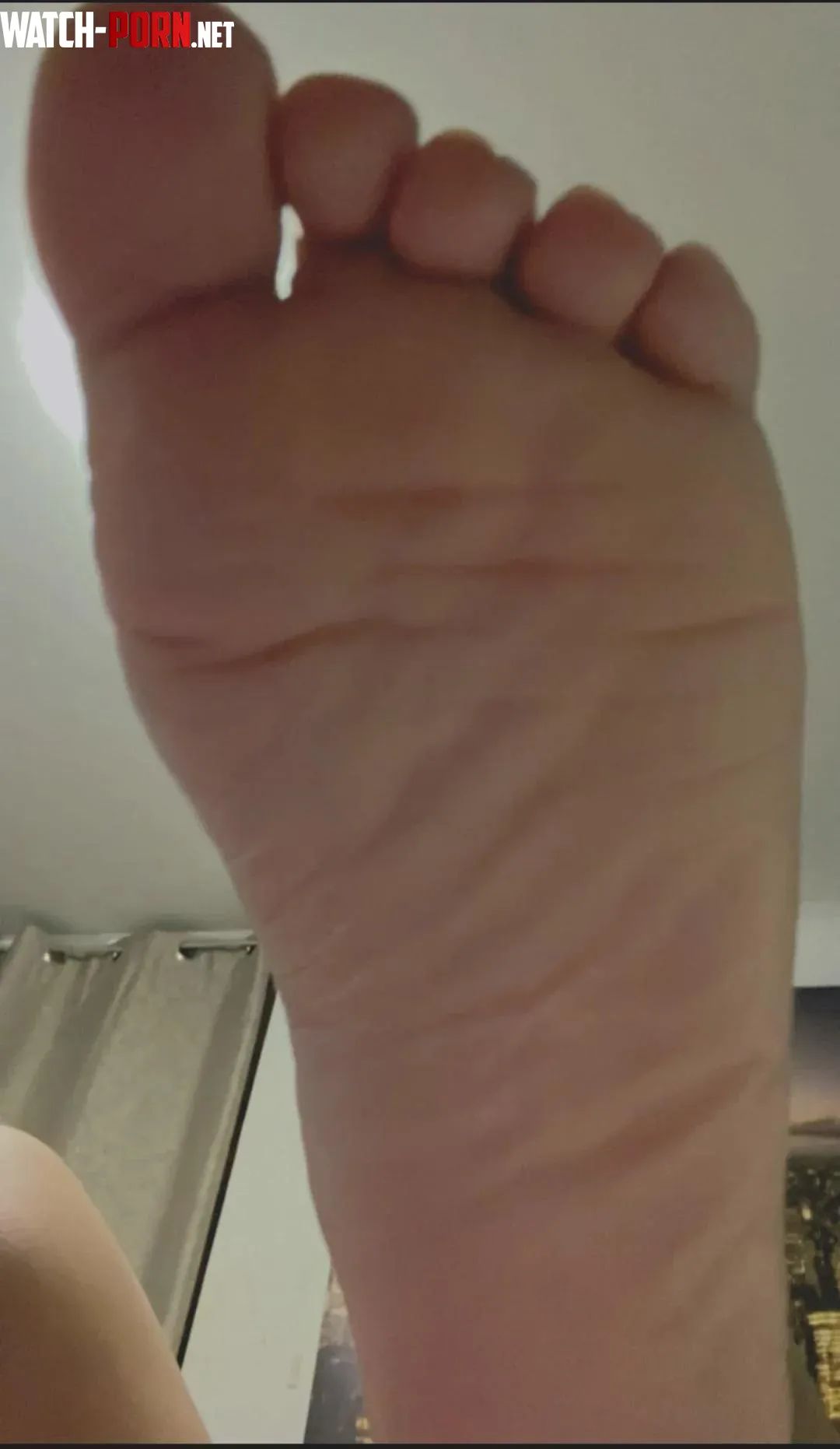 Suddenly, you find yourself under these latina soles. What's your next move by arboldebolas