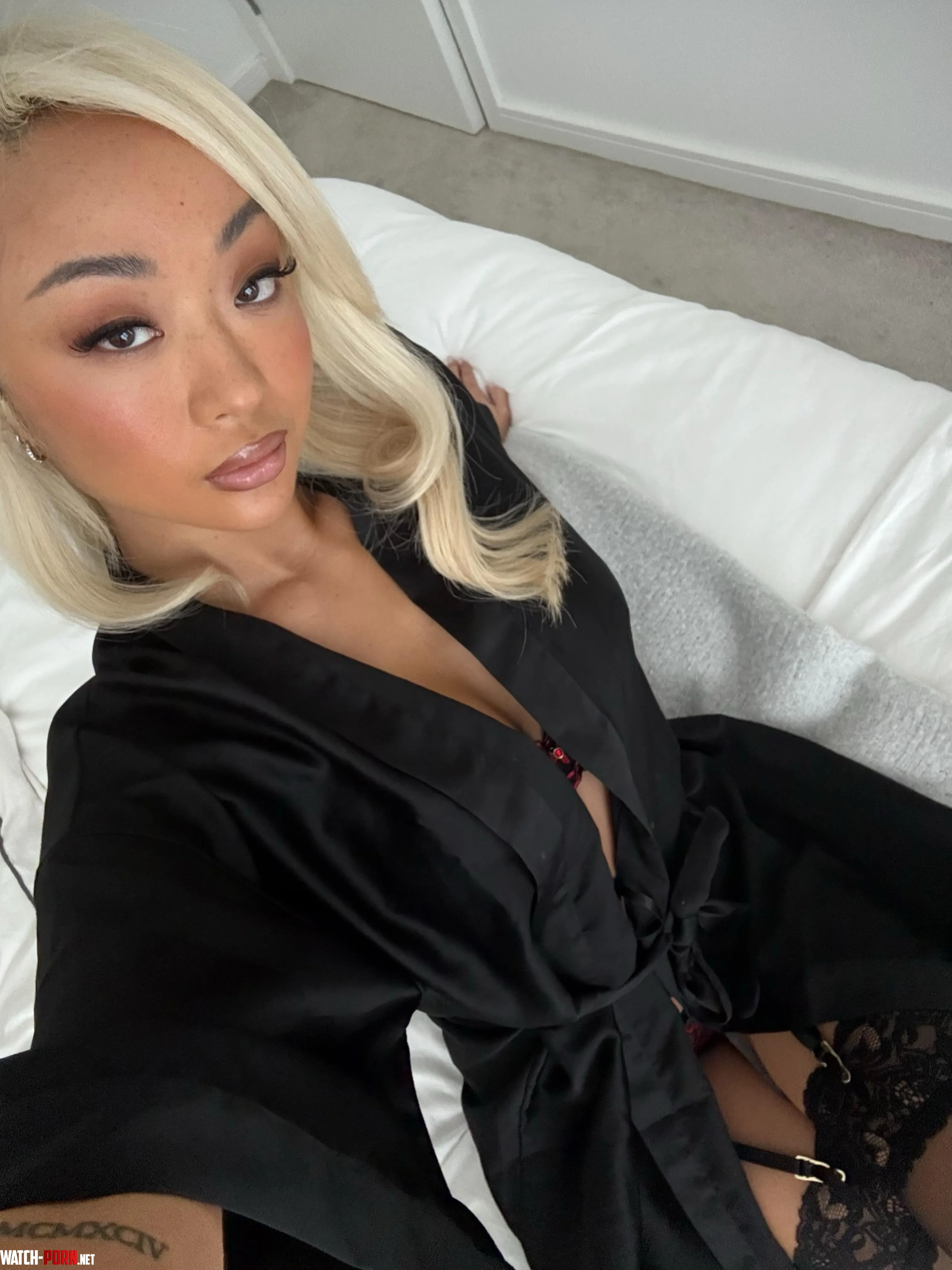 Curious what’s underneath? by annabellsociety