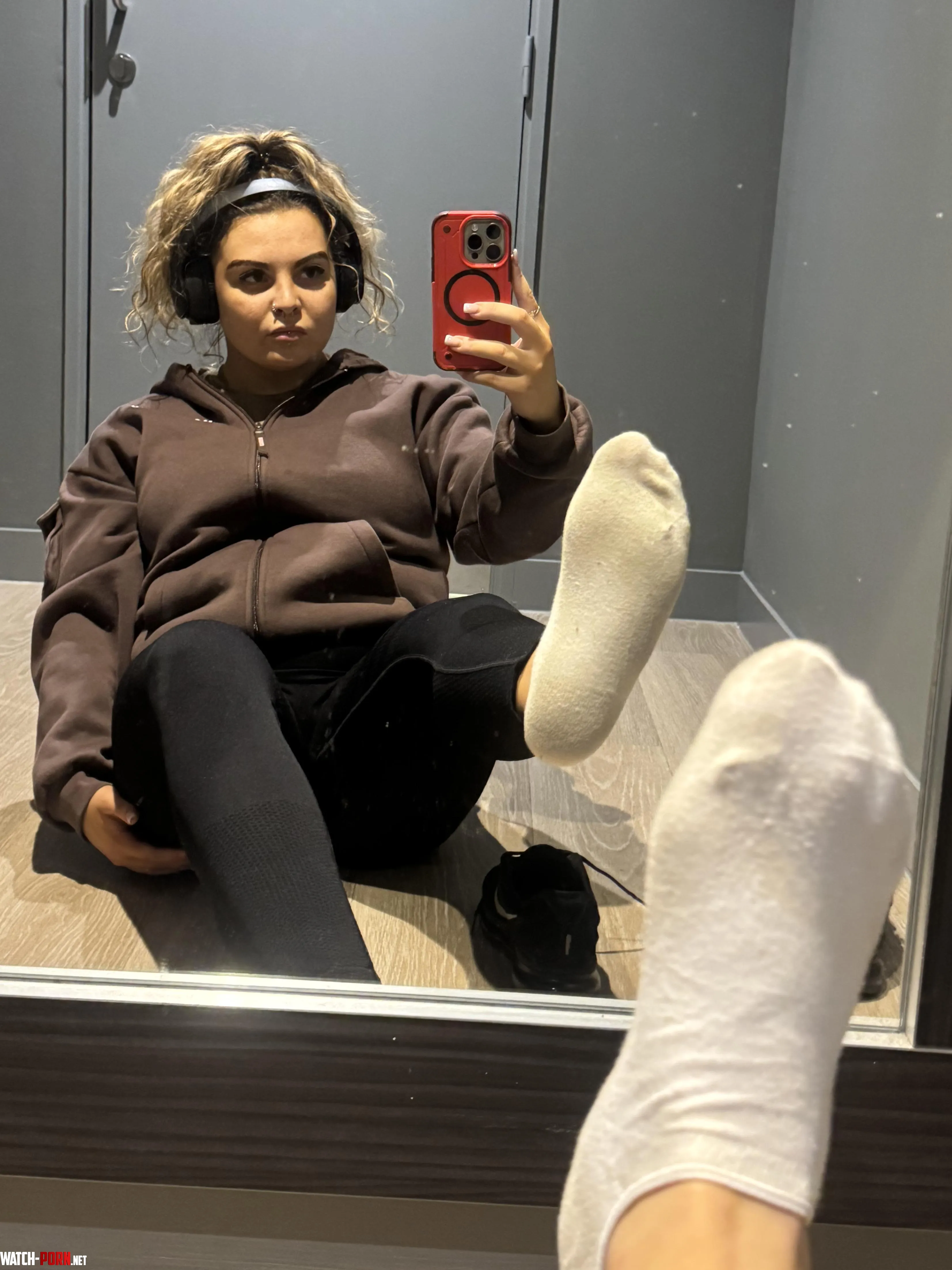 wheres the sock fetish boys at.. by worththetroublex