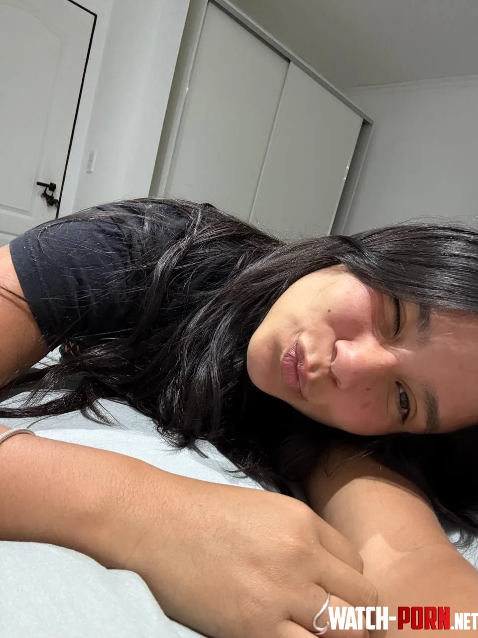 Hade du velat vakna med mig såhär? 🙈 by Sweaty_Honeydew1174