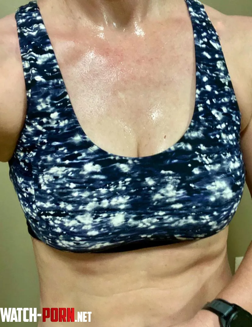 Tropical heat is no joke 🌧️💦 by TheAthleteVault