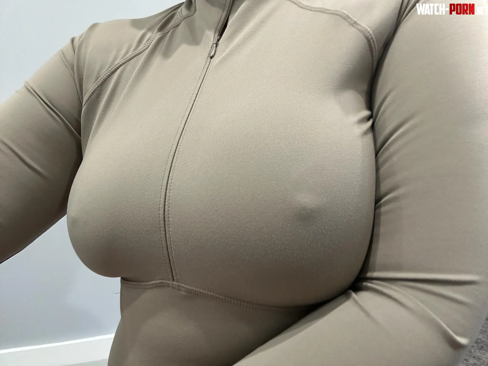 Off a run… watch me bounce x by PeachyPiperNextDoor