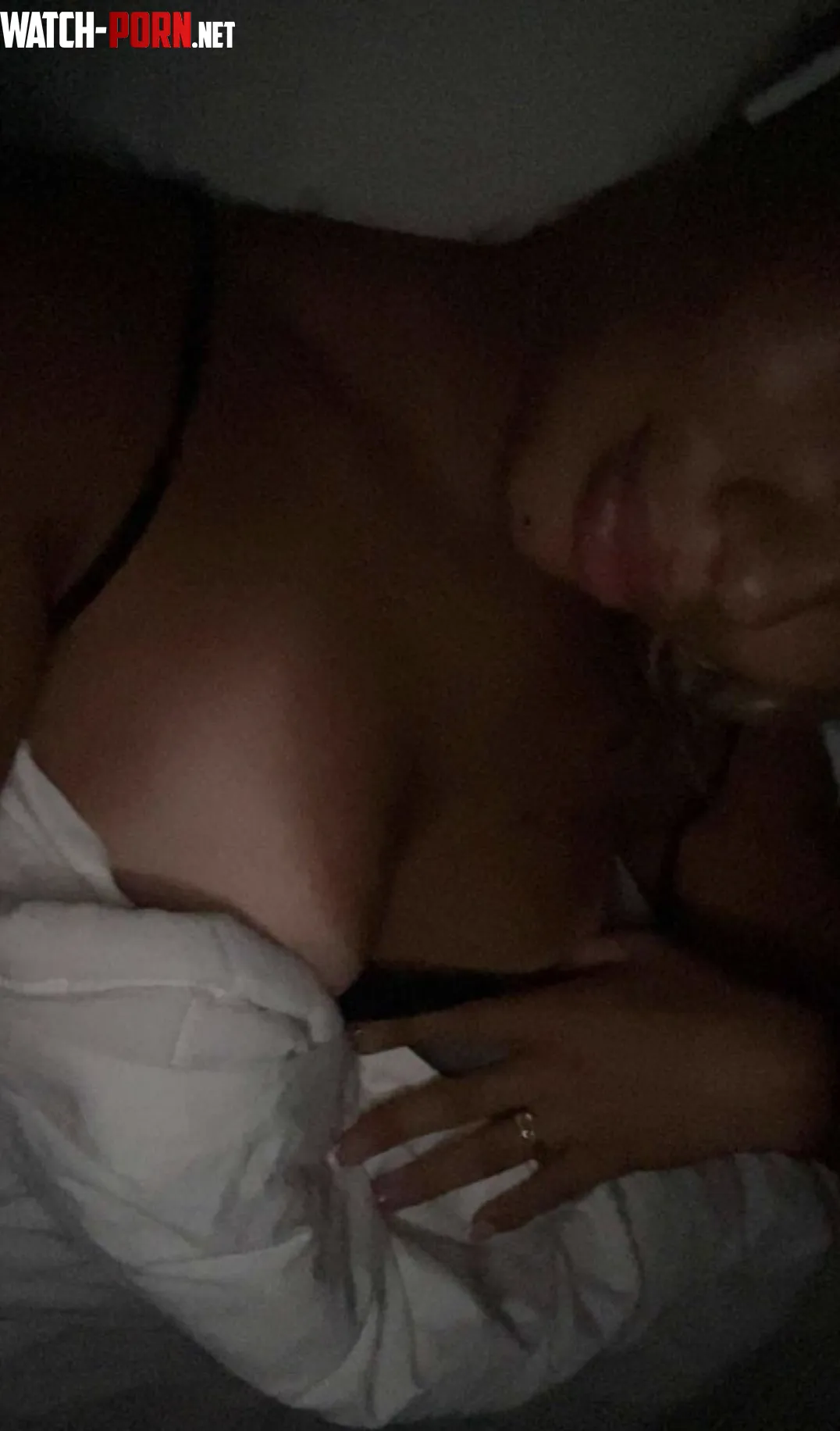 letar efter sovsällskap😘 by Roligtjej32