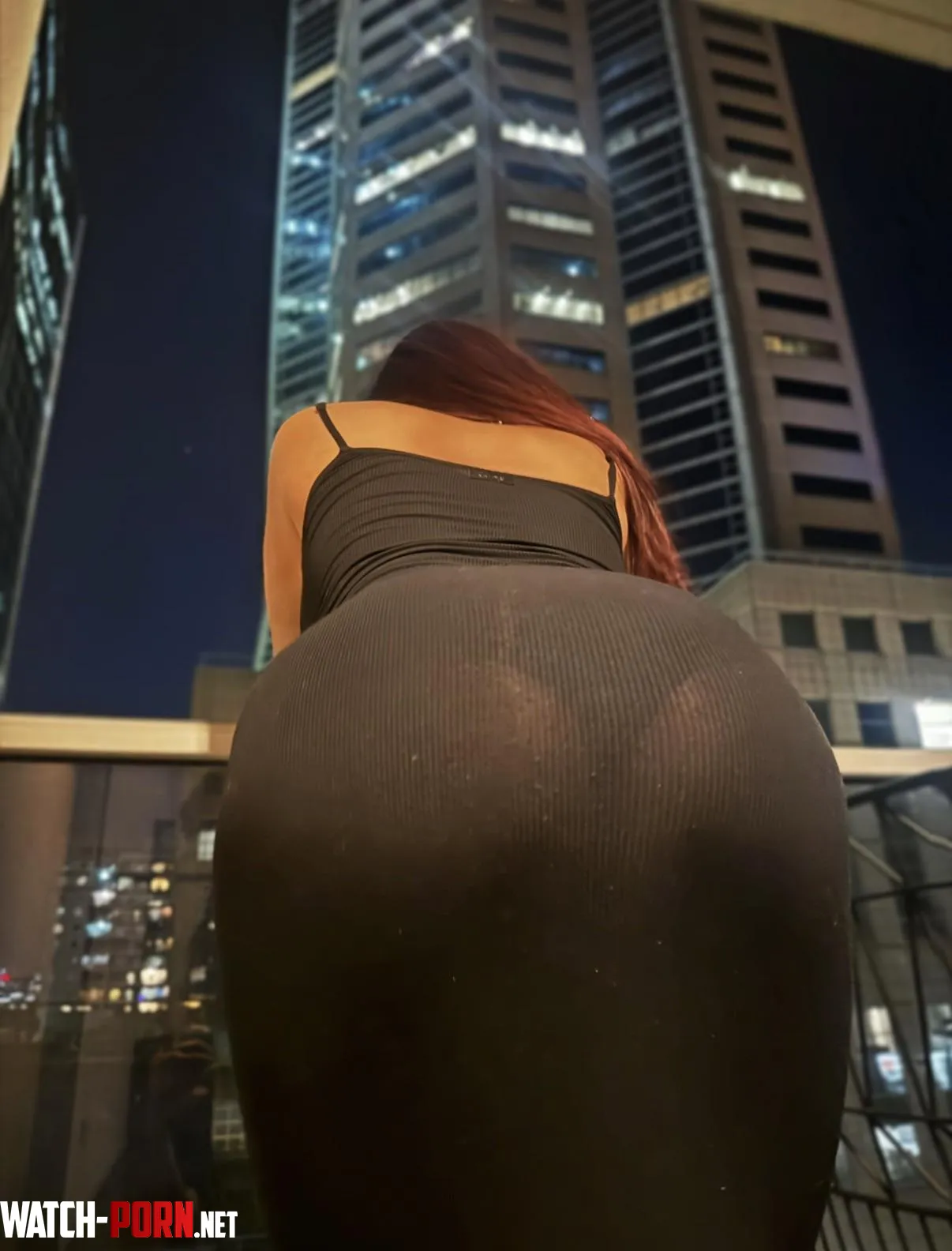 If you’re looking for a room with the perfect view I think I found it: by brattyteen