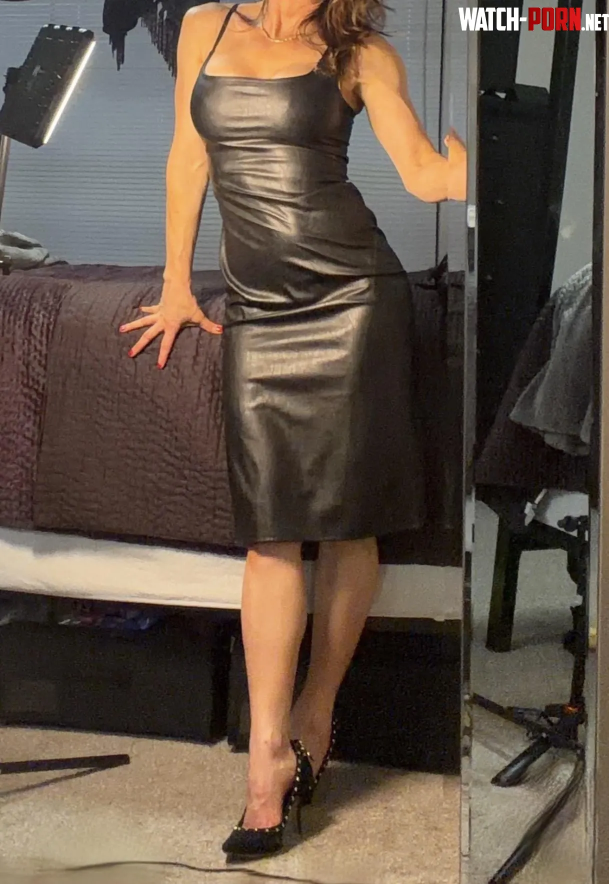 I hope this simple leather pencil skirt dress is appropriate for a mom over forty by FitMilfSam
