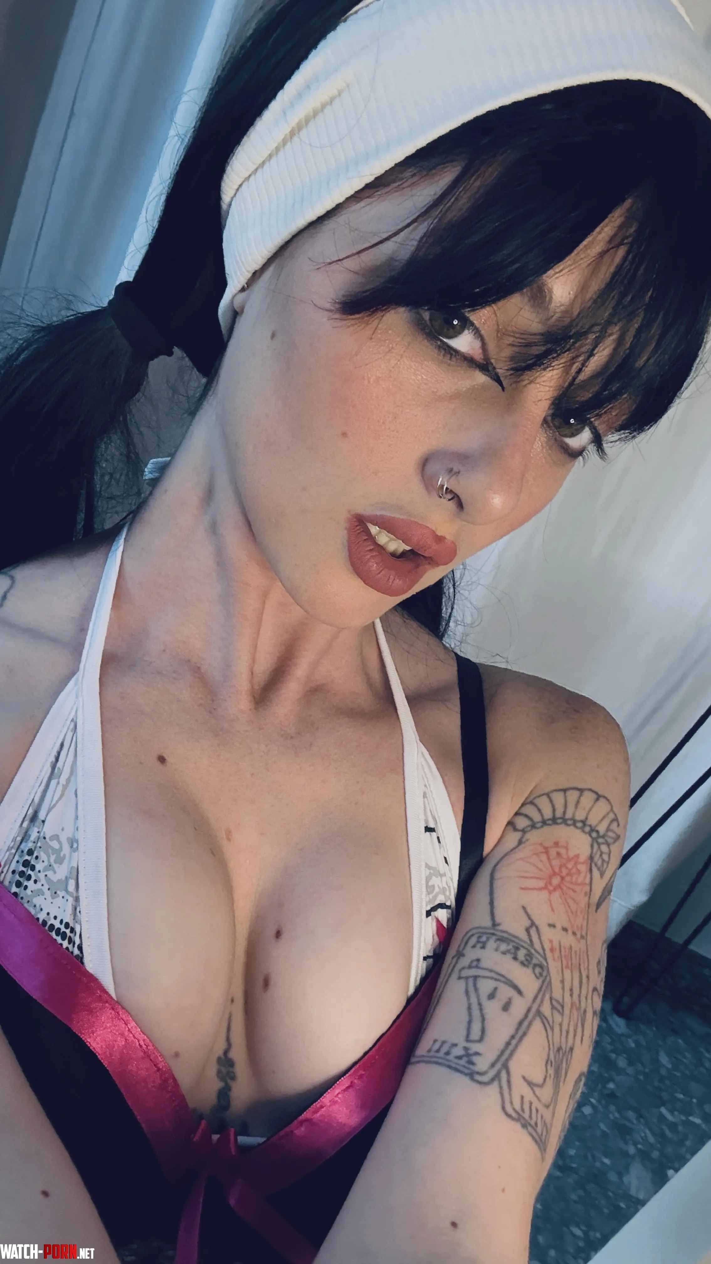 Slightly drunk, can’t host, down for fun - more active on lg: ,.lunarumes.' by BAZZERRK