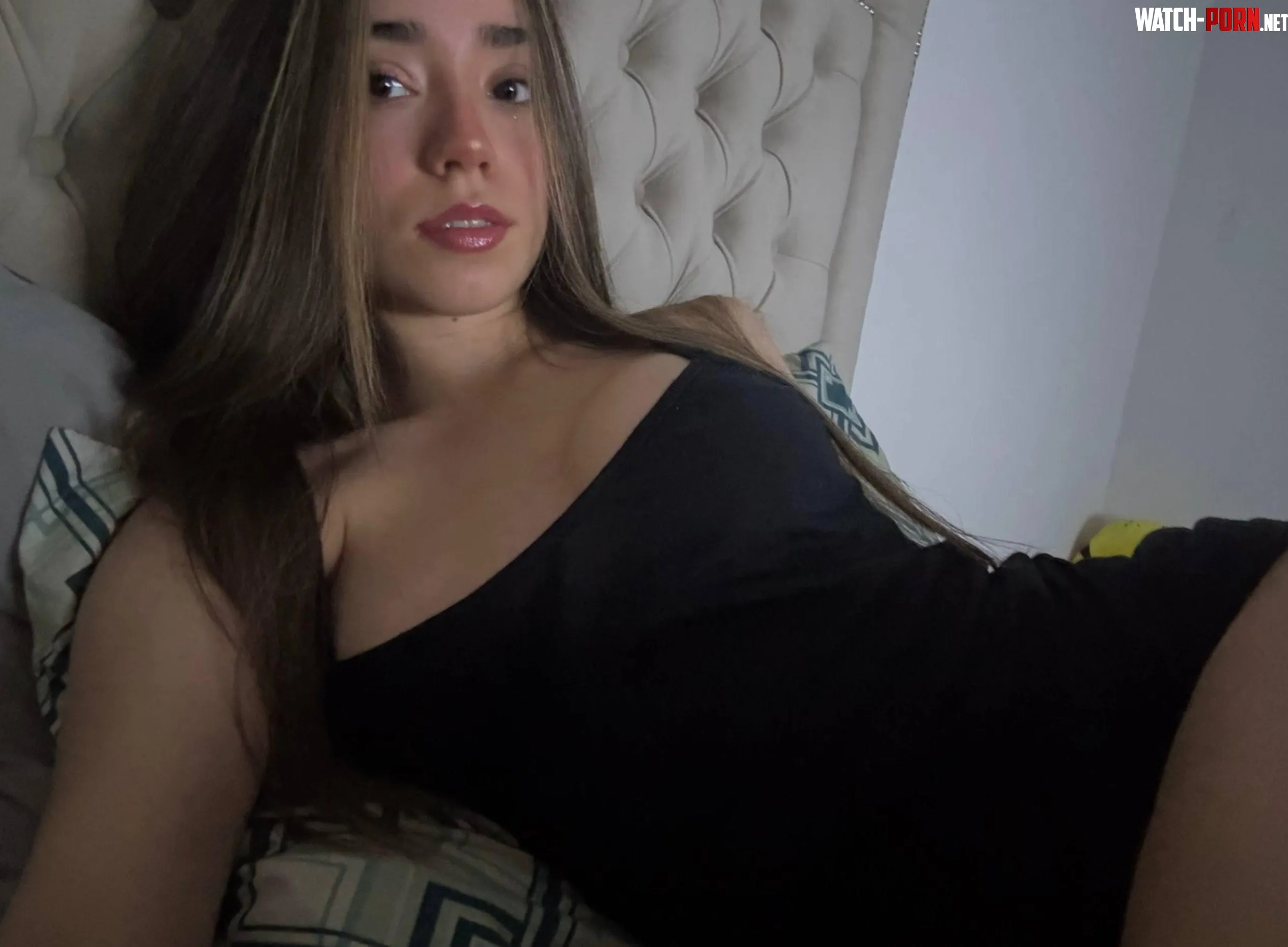 im kinda flat but oh well mayb u like small packages 😼 by Northern_Windsa