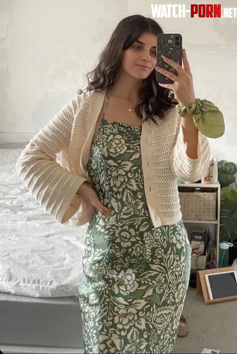 She is ridiculously hot by BooningSoil