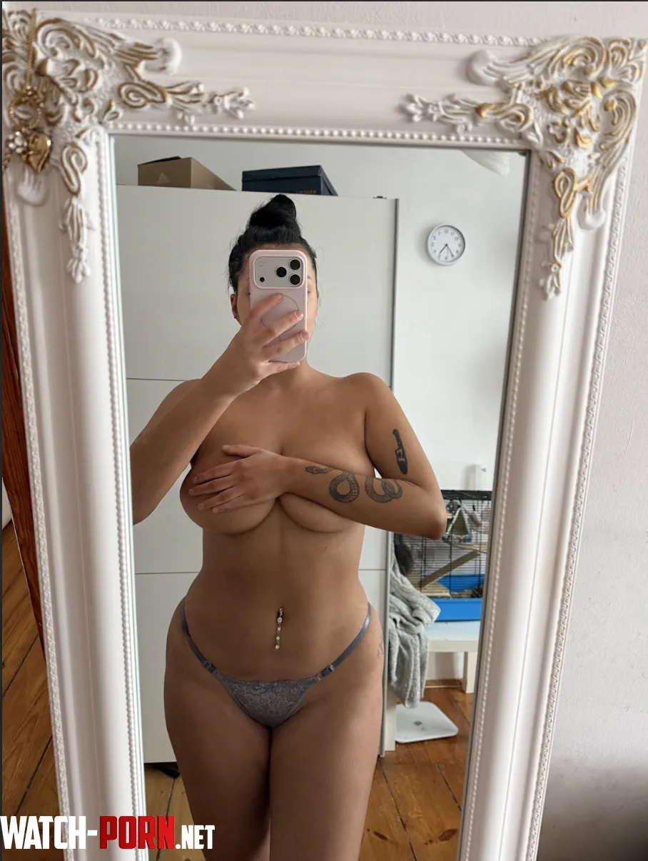 Känner mig extra galen idag 🙈 piiiil uppp så tar jag bort handen och visar mina tuttar 😍 by gosigatosen