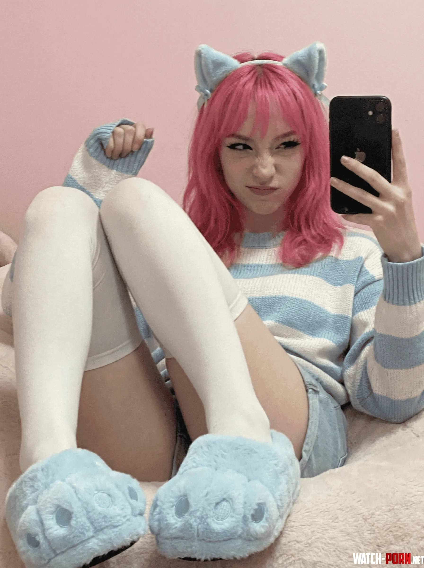 do u think pink works with blue? by abothestabo_