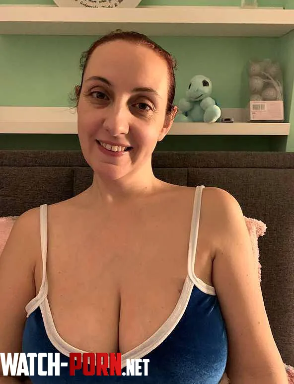 Comfort is the key😗😗 by crazysoul4455