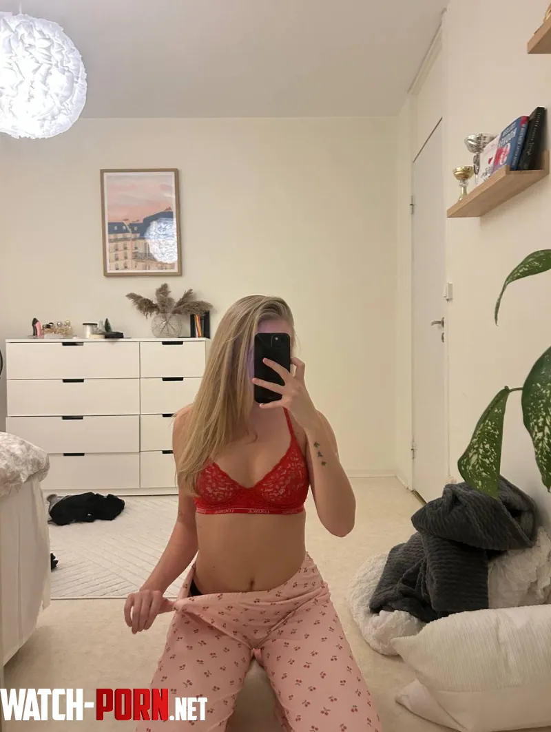 Behöver något hårt ikväll😘 by Remarkable-Leek2921