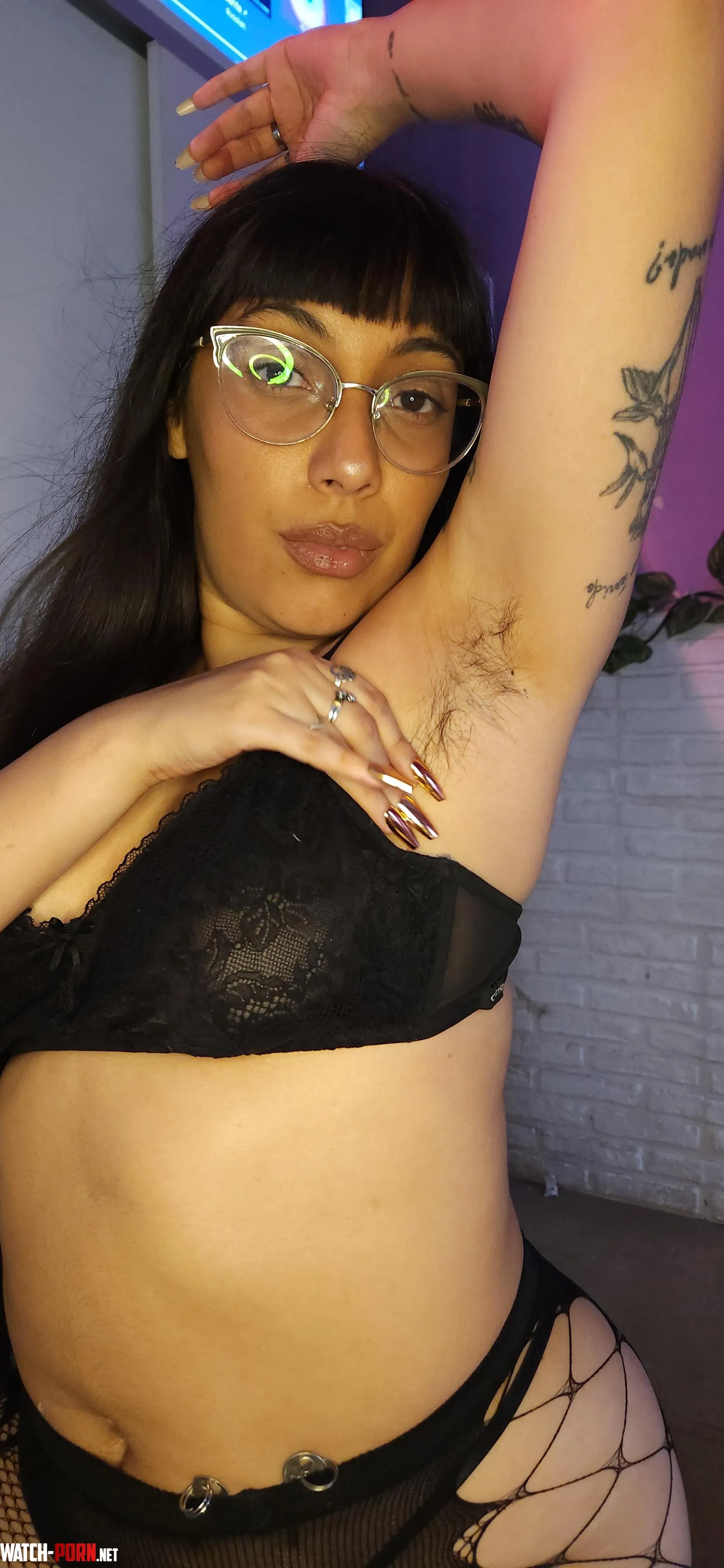 You will want it so much that without realizing it, you will want to touch it, smell it, lick it...and at that moment, I will lower my arm😈 by miraclles