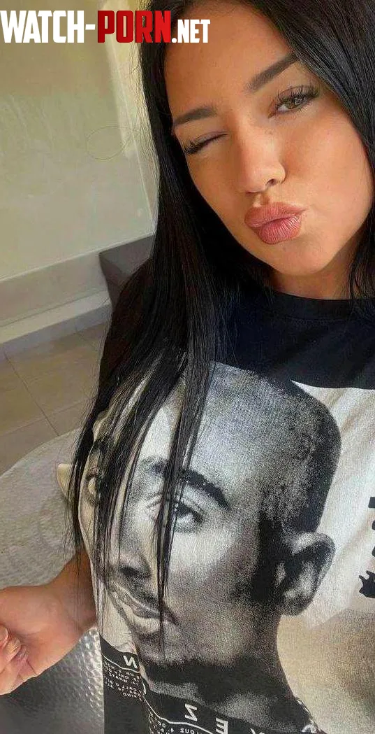 just me minding my business and looking like this by SereneSorceressx