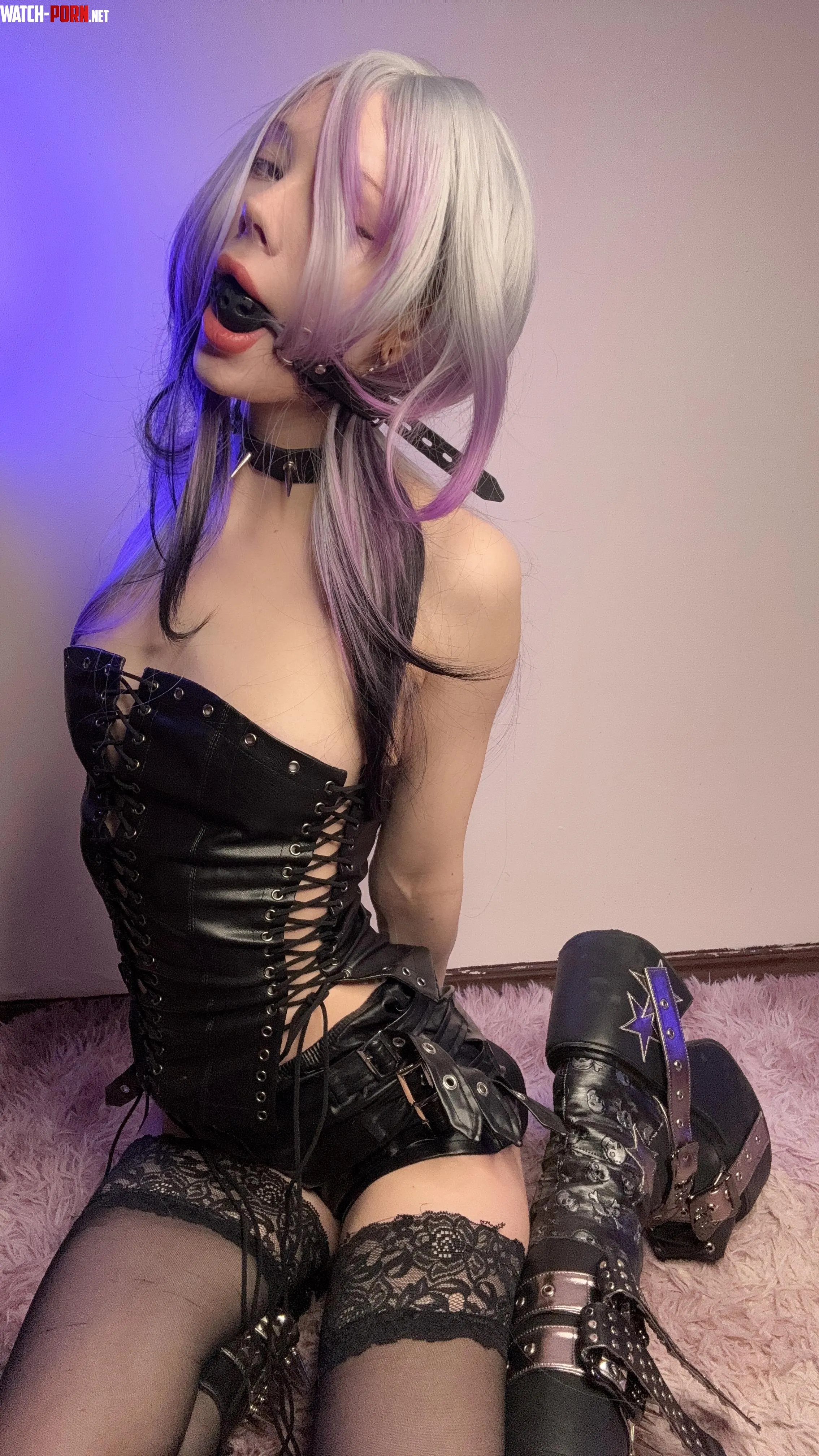 Silent leather beauty by BarbieJacuz