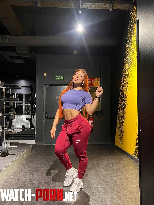 Feeling cute at the gym by Real-Diver8010